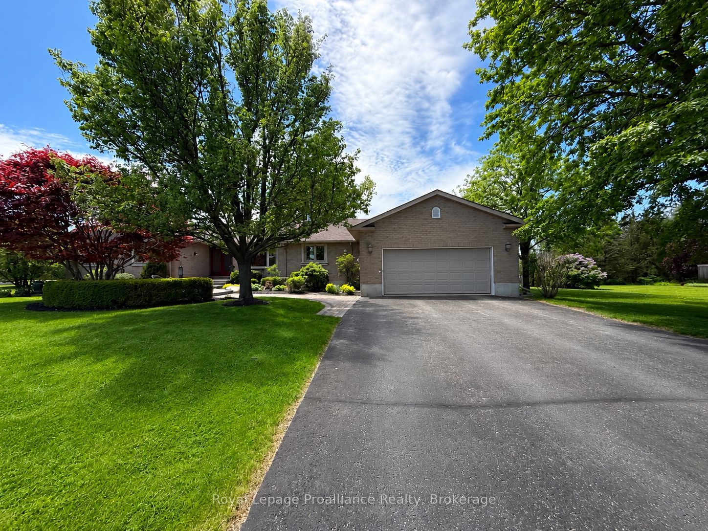100 Bay Breeze Street, Prince Edward County, ON K8N 0L4