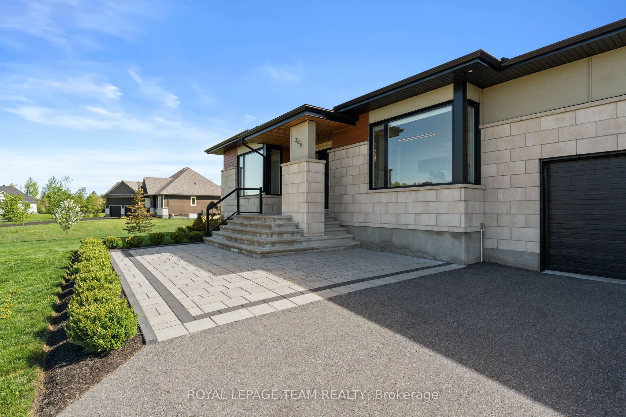 205 Summerview Terrace, Greely - Metcalfe - Osgoode - Vernon and Area, ON K4P 0E9 photo 2