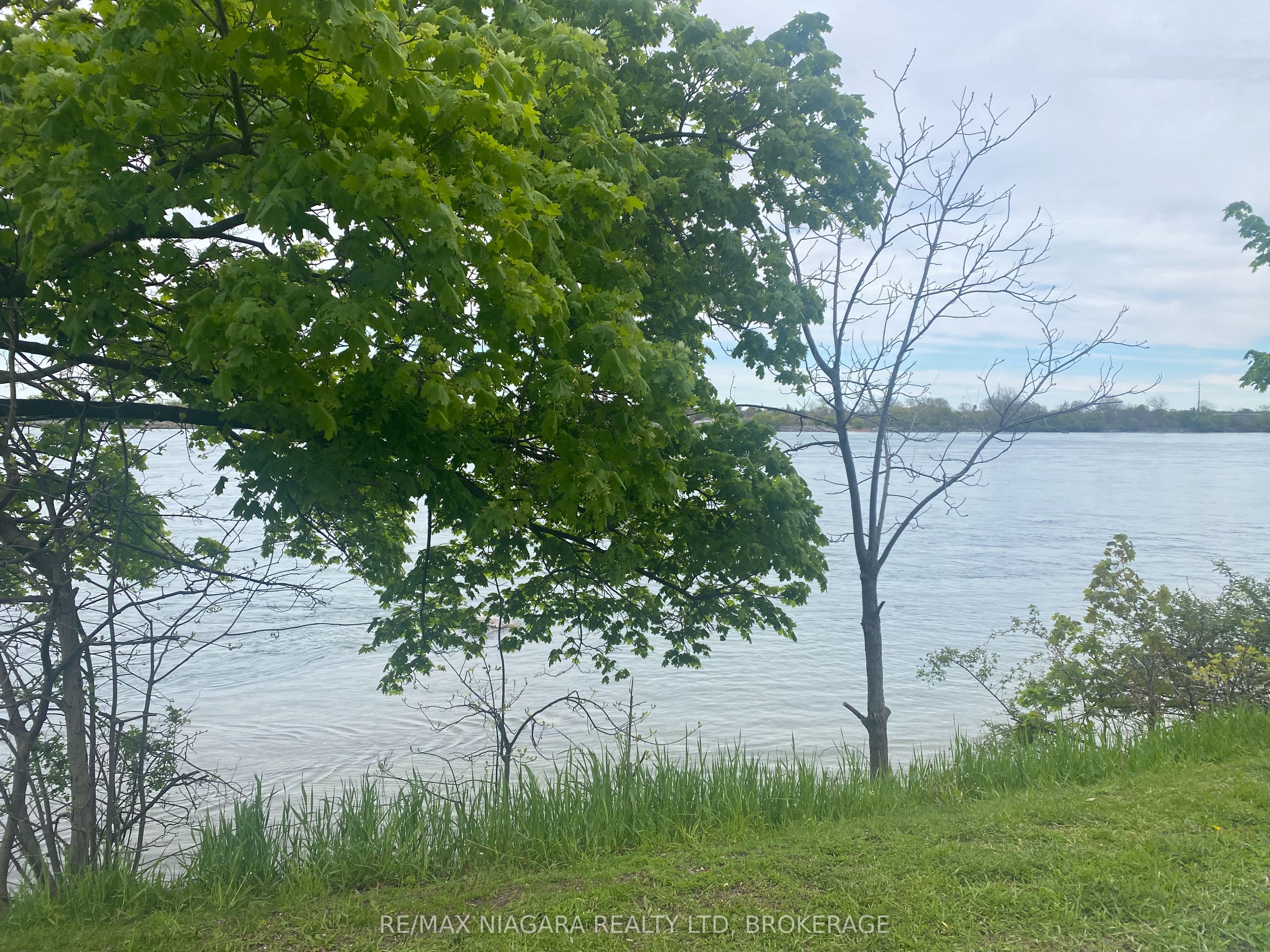 735 Niagara Boulevard, Fort Erie, ON L2A 3J2 photo 4