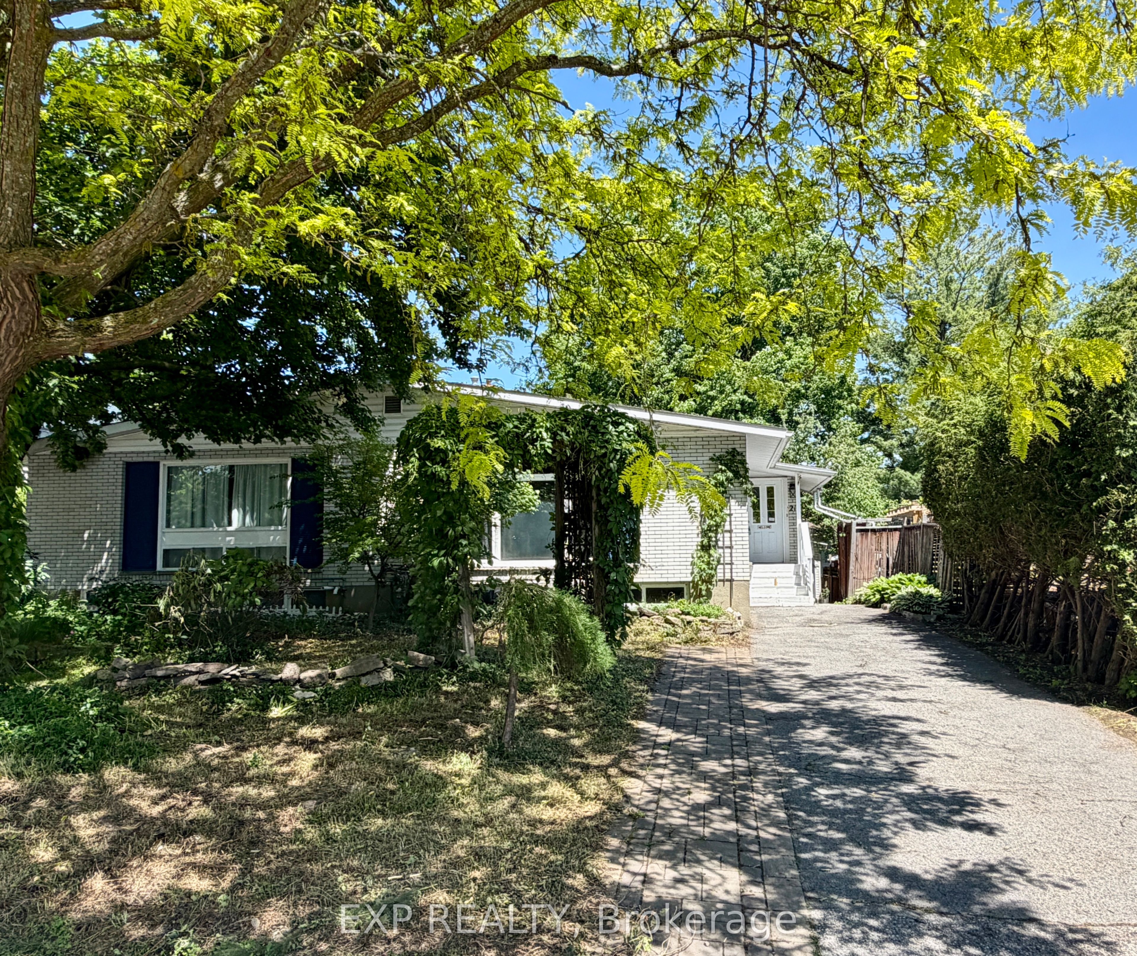 21 SOUTHVIEW Crescent, Cityview - Parkwoods Hills - Rideau Shore, ON K2E 5R4 photo 4