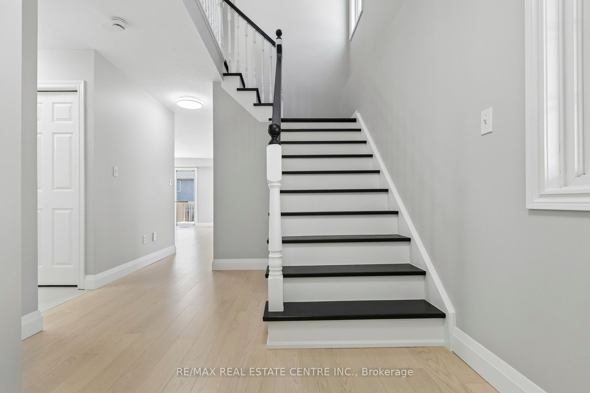 125 Flaherty Drive, Guelph, ON N1K 1Y6 photo 5