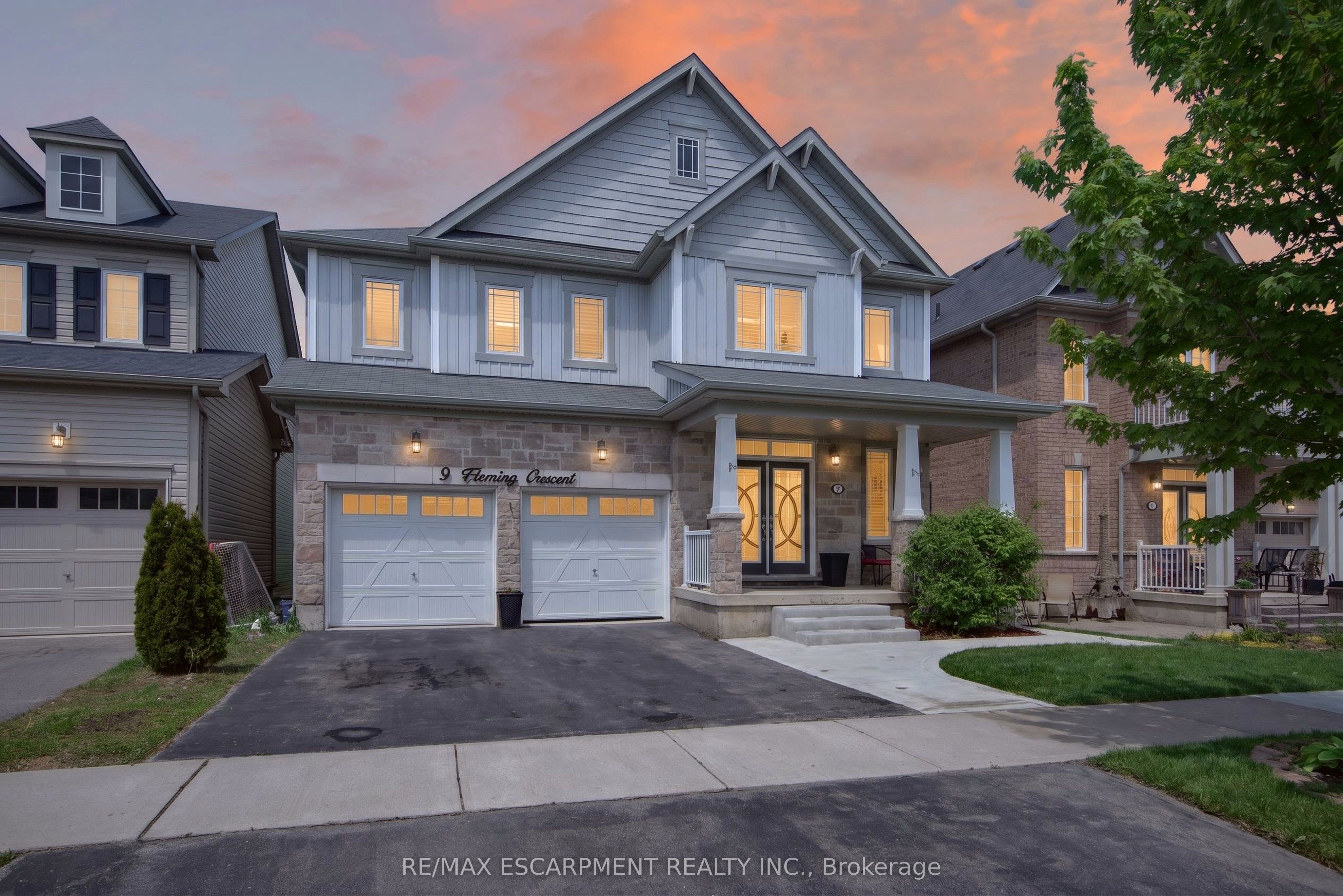 9 Fleming Crescent, Haldimand, ON N3W 0C4