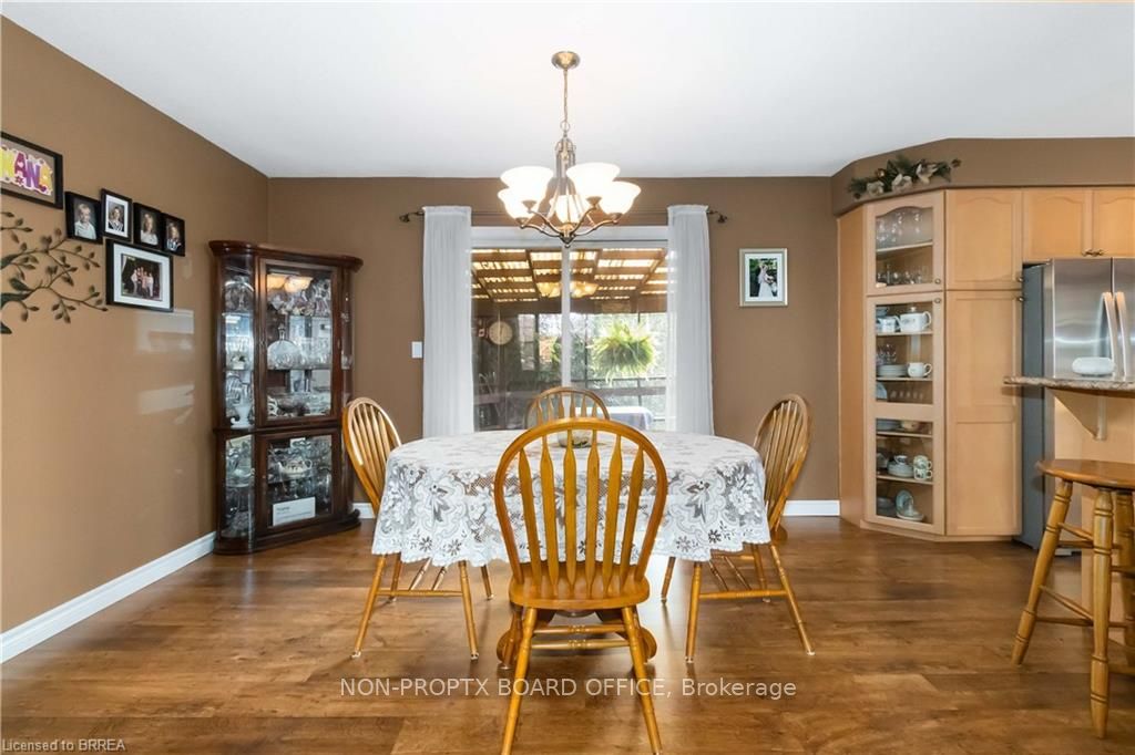 725 Hwy 54, Brantford, ON N3T 5L9 photo 5