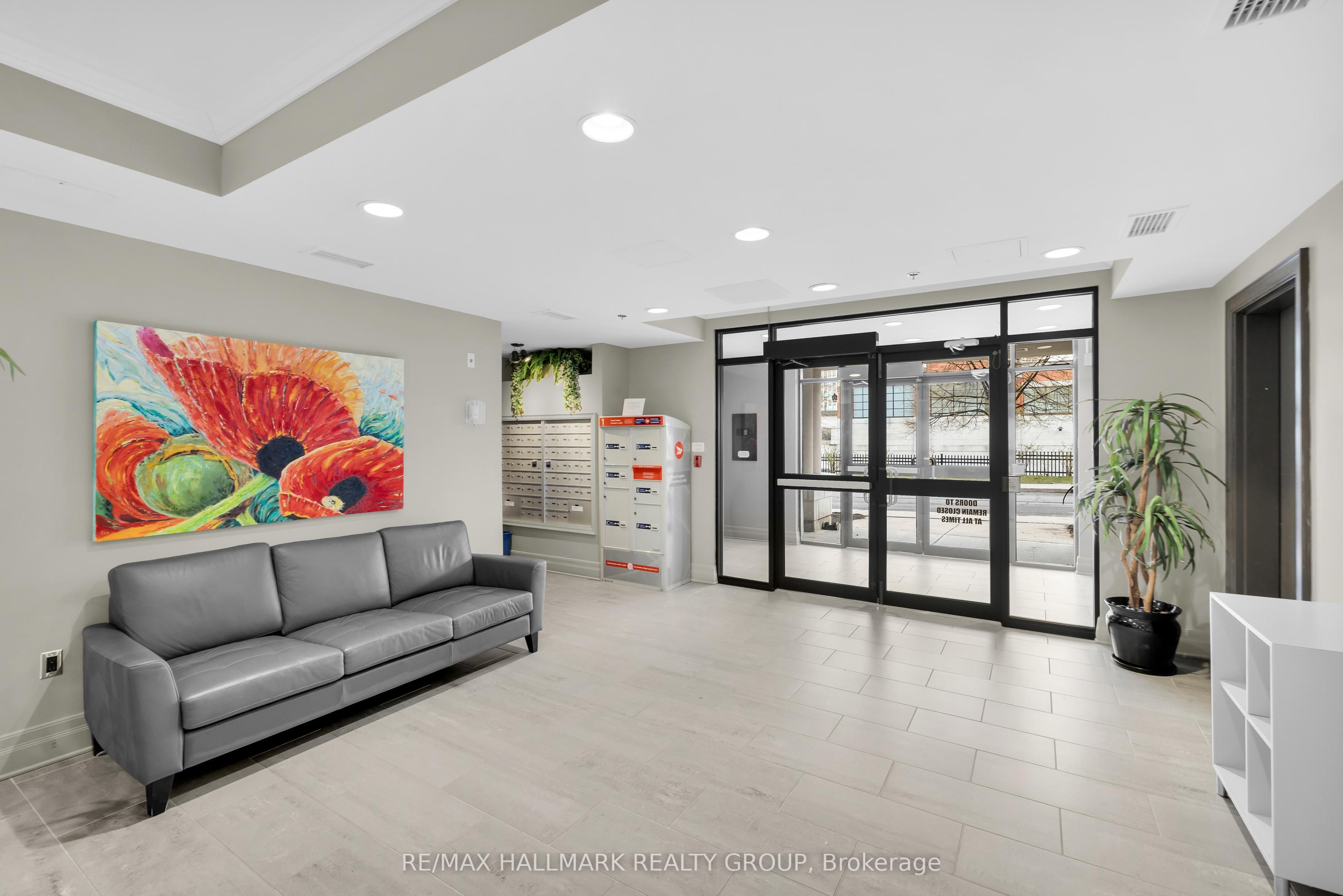 260 Besserer Street 203, Lower Town - Sandy Hill, ON K1N 1J3 photo 4