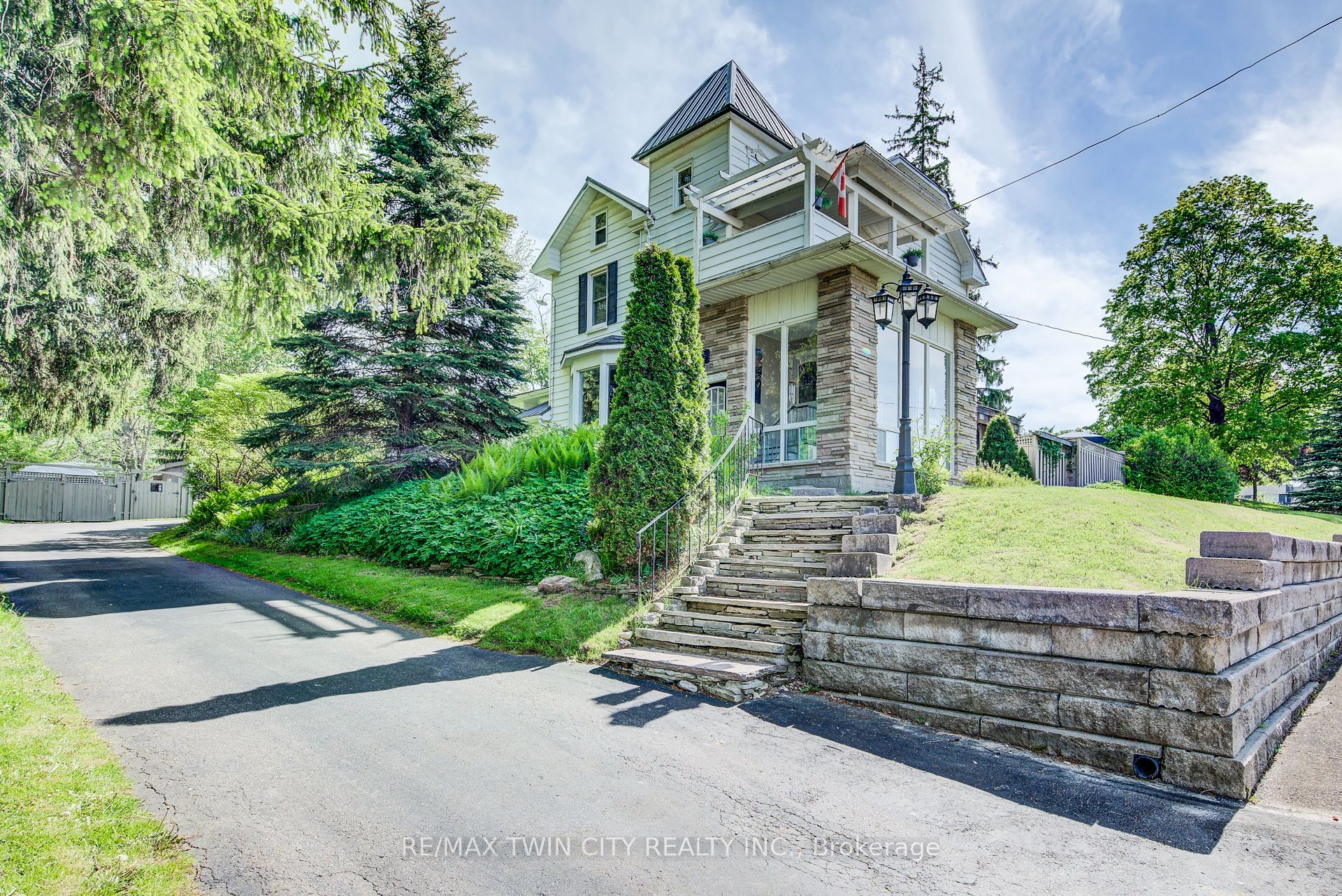 1521 Bridge Street, Wilmot, ON N0B 2E0 photo 2