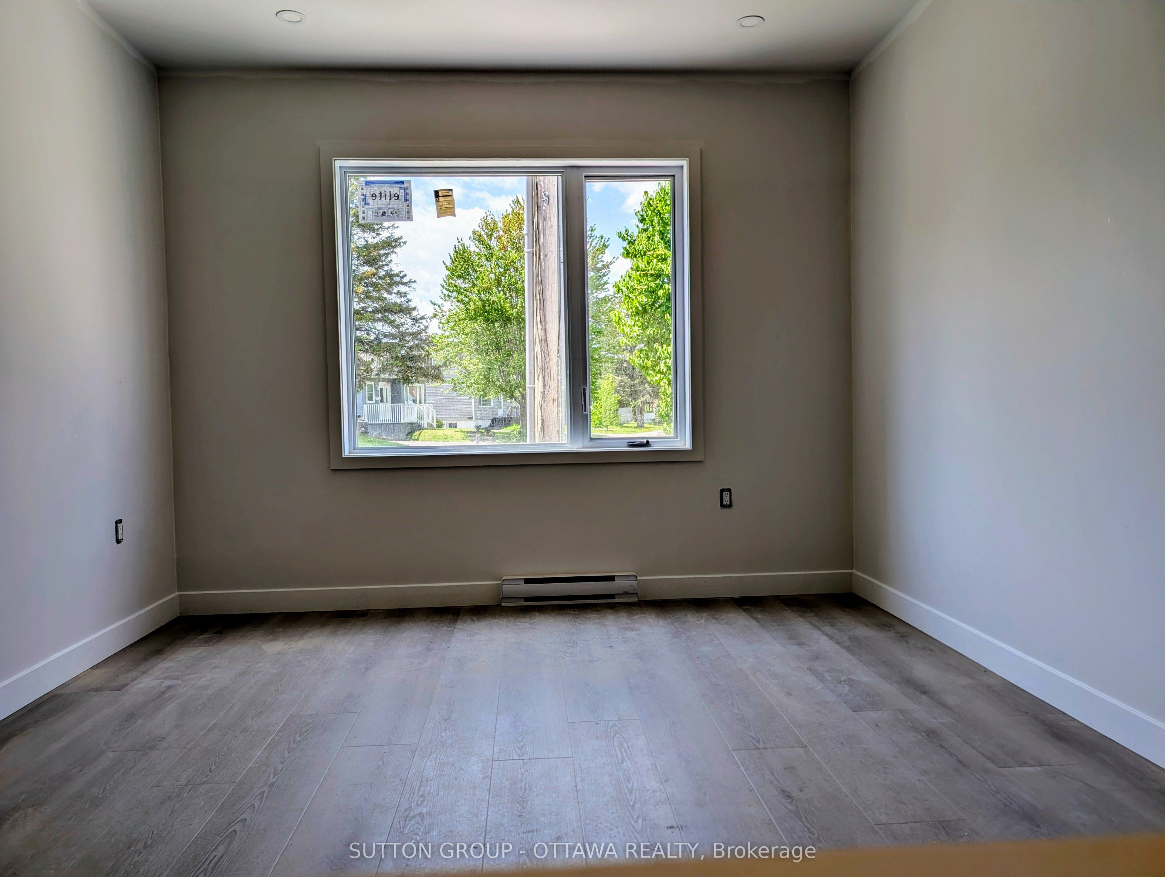 674 De Leglise Street, Vanier and Kingsview Park, ON K1K 3K2 photo 5