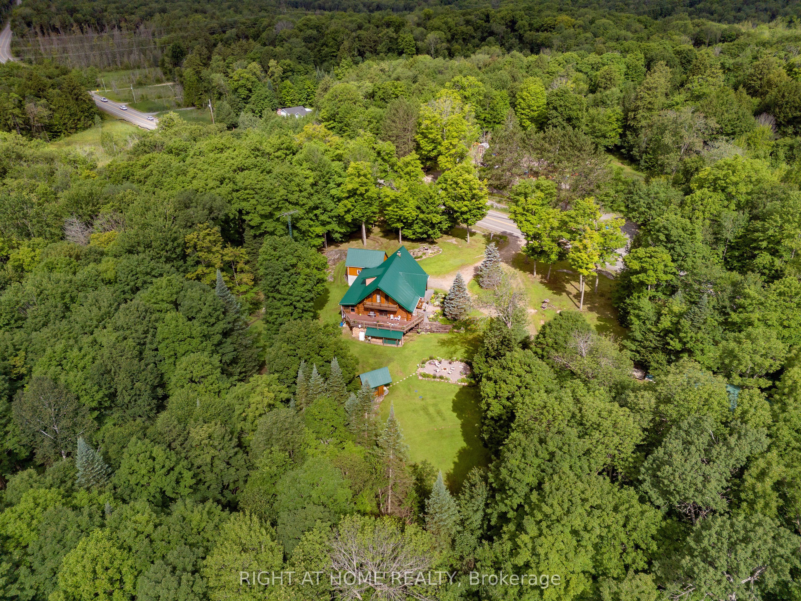 1696 Highway 118 E, Bracebridge, ON P1L 1X1 photo 4