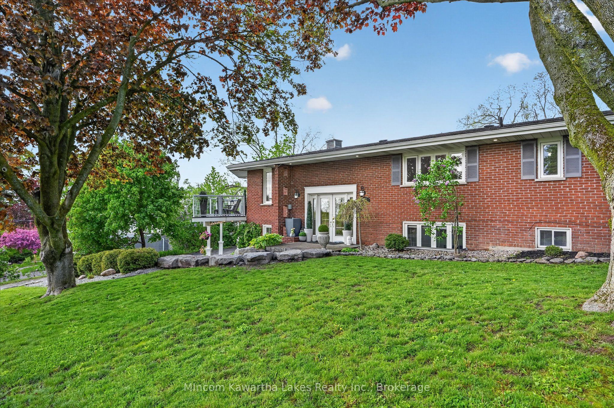 105 Ridgewood Road, Peterborough, ON K9J 1P2 photo 3