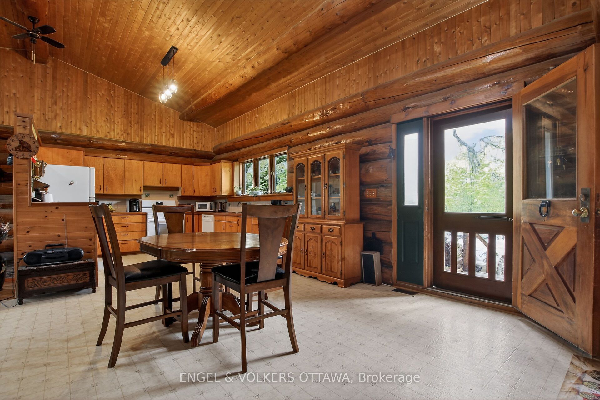 531 Mackay Line Road, Tay Valley, ON K0G 1A0 photo 2