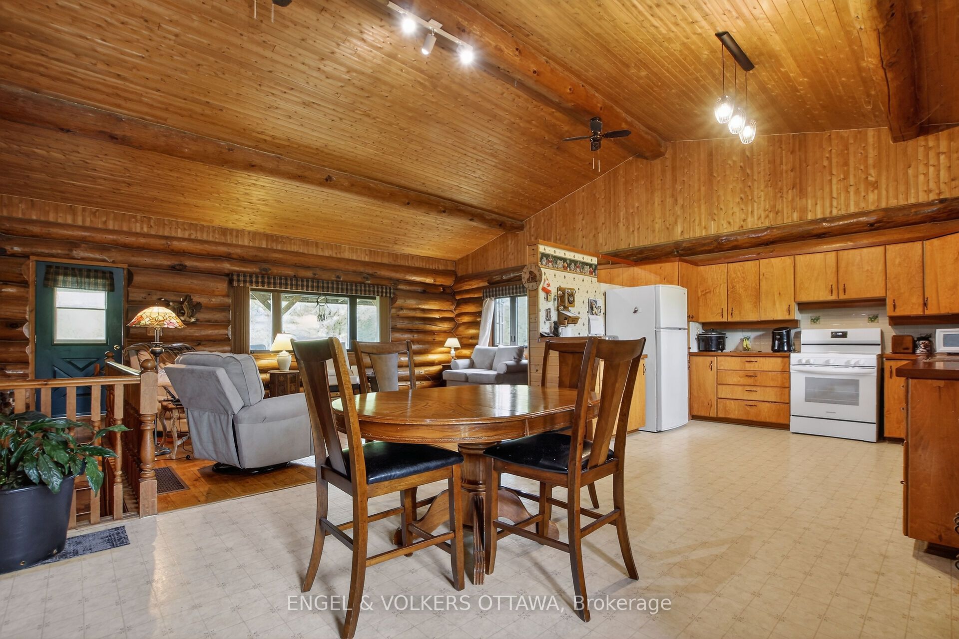 531 Mackay Line Road, Tay Valley, ON K0G 1A0 photo 5