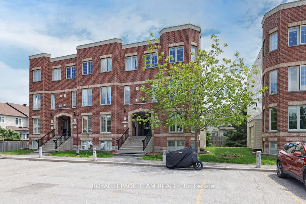 130 Berrigan Drive 76, Barrhaven, ON K2J 0J3 photo 4