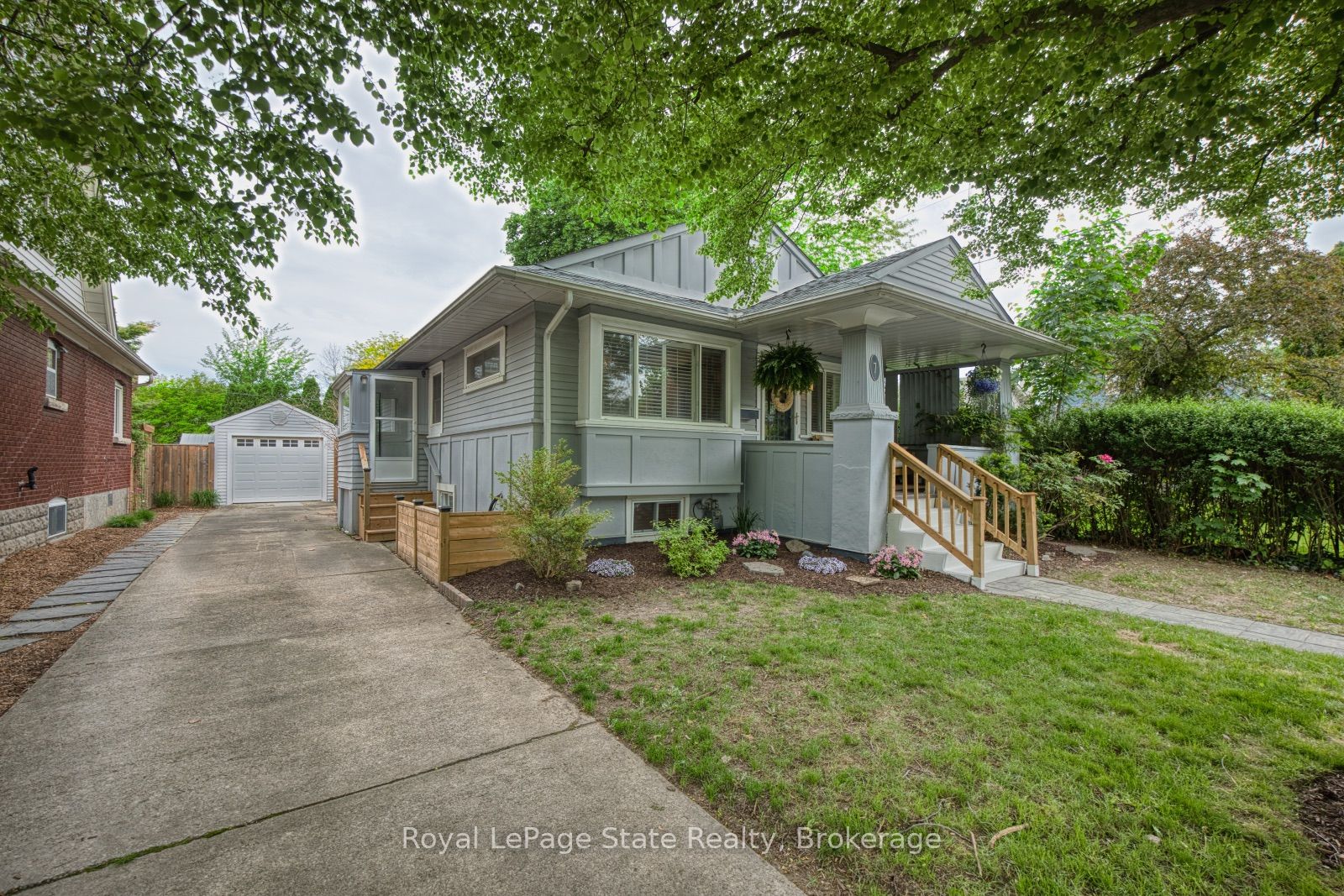 7 Pinehill Road, St. Catharines, ON L2R 3R6