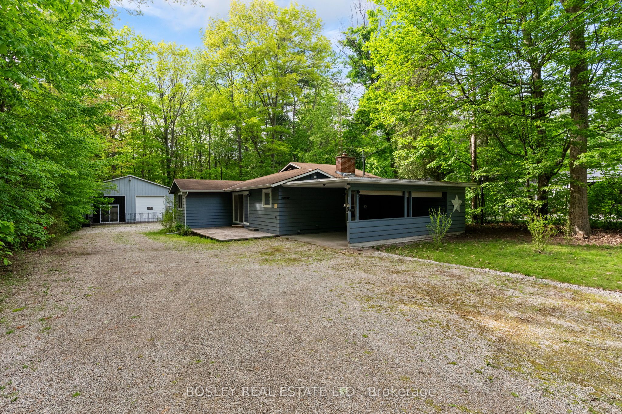 223 Ontario Street S, Lambton Shores, ON N0M 1T0 photo 3