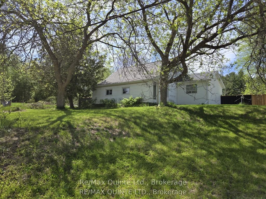 112959 Highway 7 Highway, Addington Highlands, ON K0H 1Z0