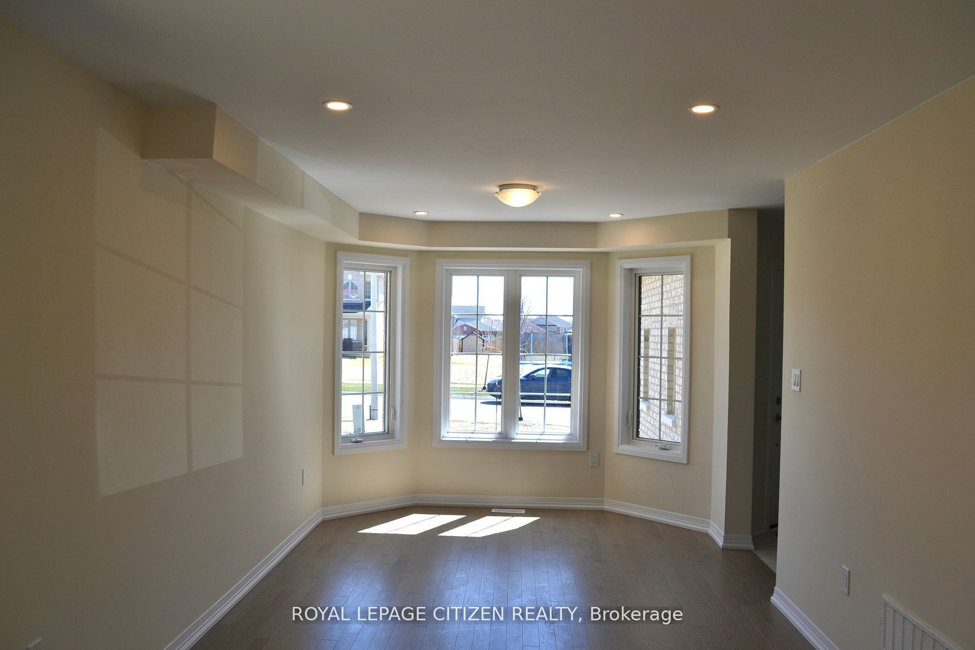 41 Carew Boulevard, Kawartha Lakes, ON K9V 0P7 photo 5