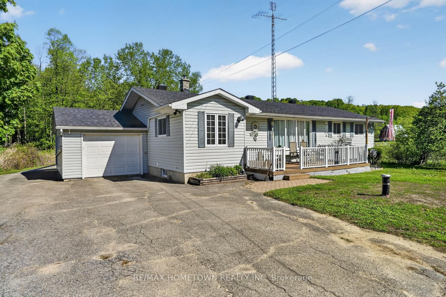 1404 Hallecks Road E, Elizabethtown-Kitley, ON K6V 5T3 photo 3