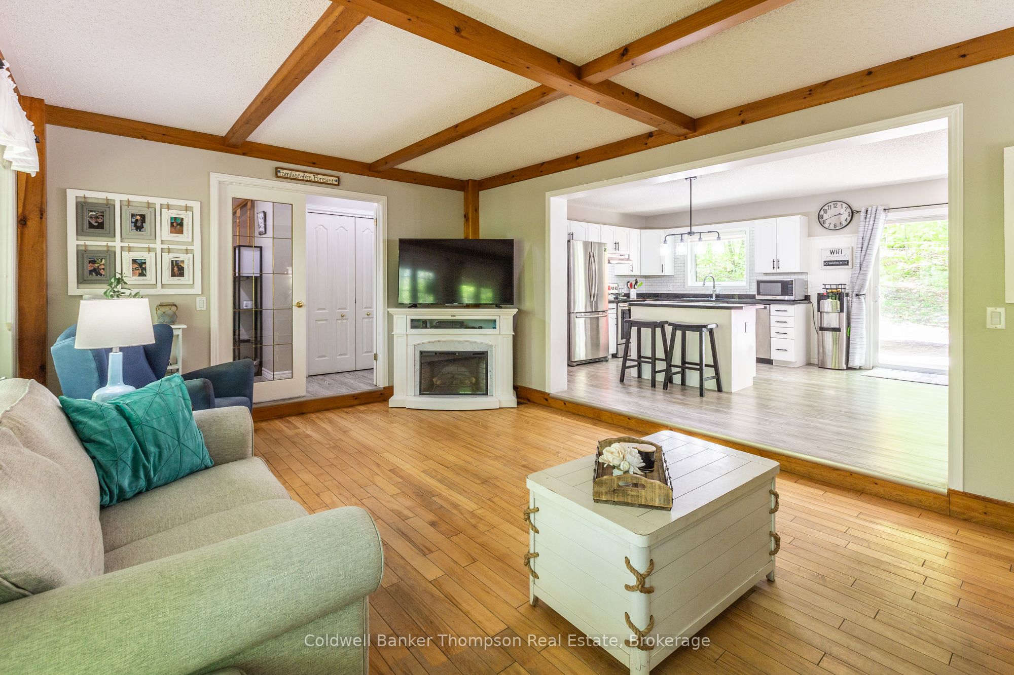 1067 Hillside Crescent, Lake of Bays, ON P1H 2J6 photo 4
