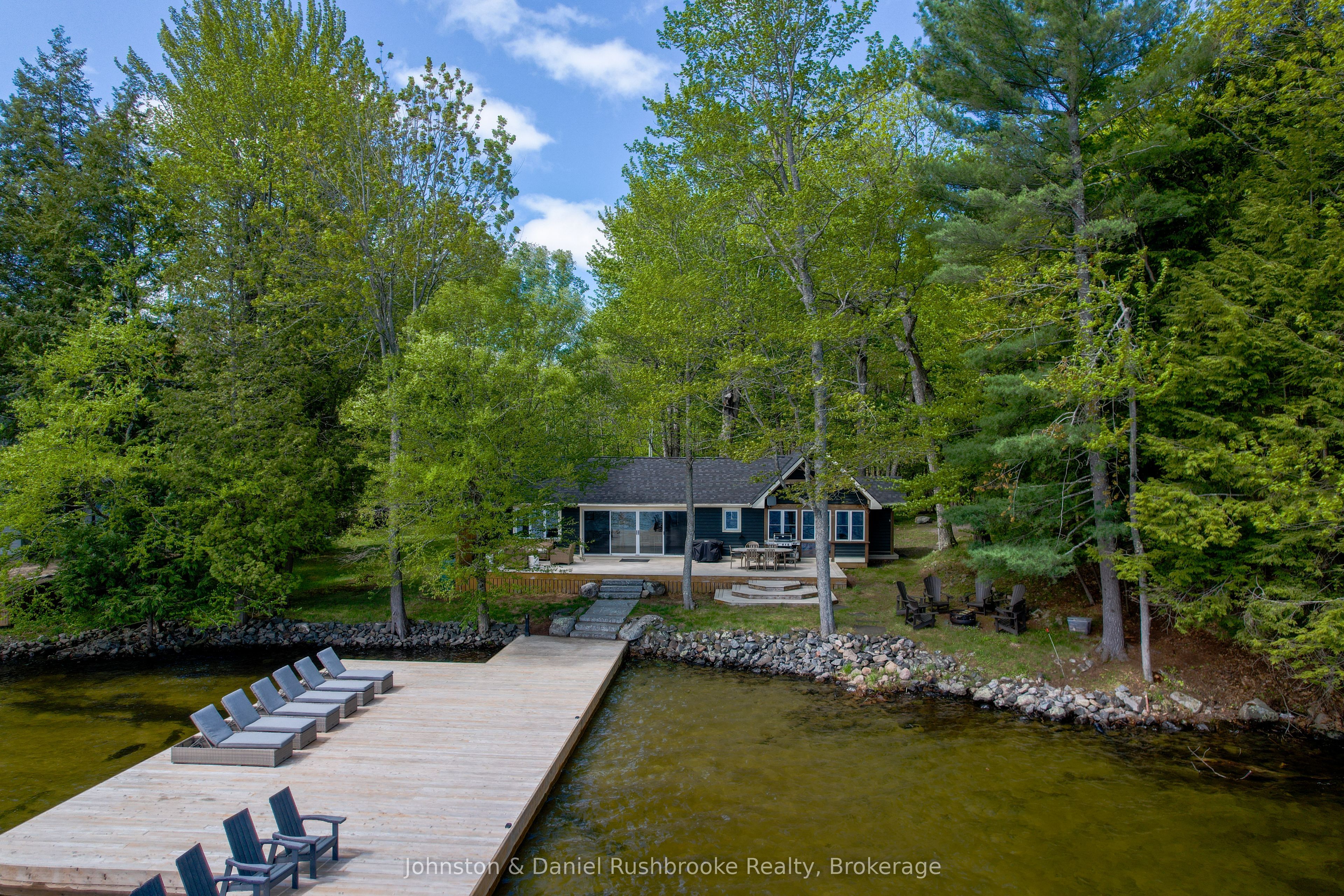 1032 Island Park Road 2, Muskoka Lakes, ON P0B 1J0 photo 3