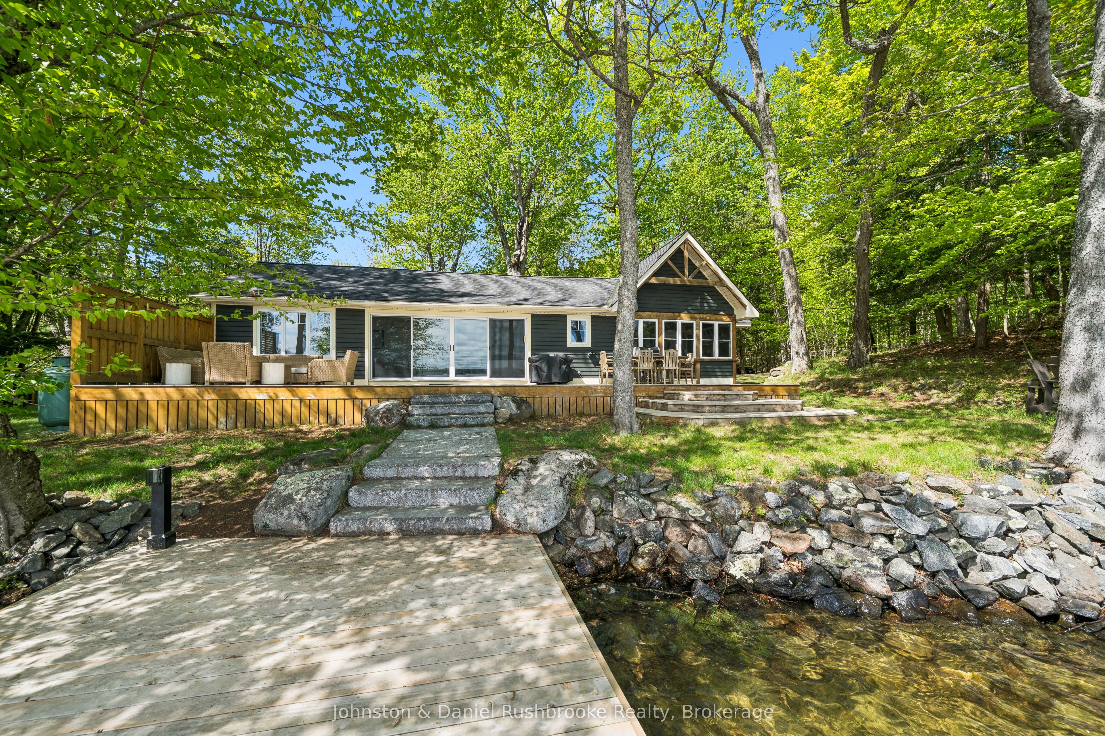 1032 Island Park Road 2, Muskoka Lakes, ON P0B 1J0 photo 4