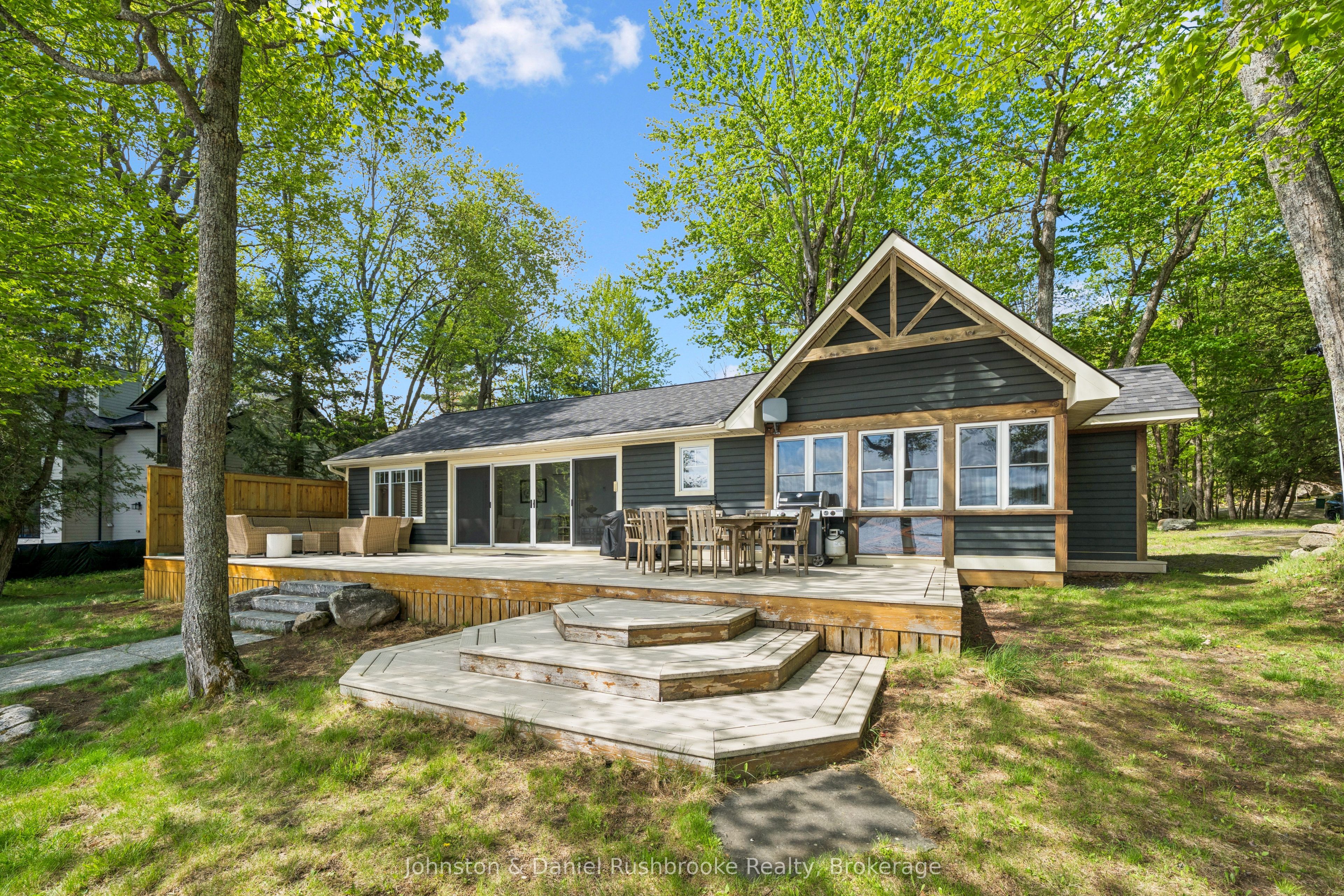 1032 Island Park Road 2, Muskoka Lakes, ON P0B 1J0 photo 5