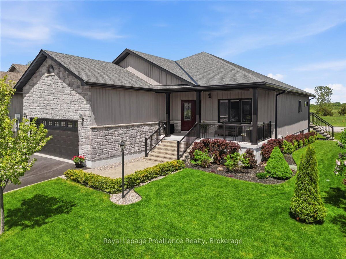 8 Dorchester Drive, Prince Edward County, ON K0K 3L0