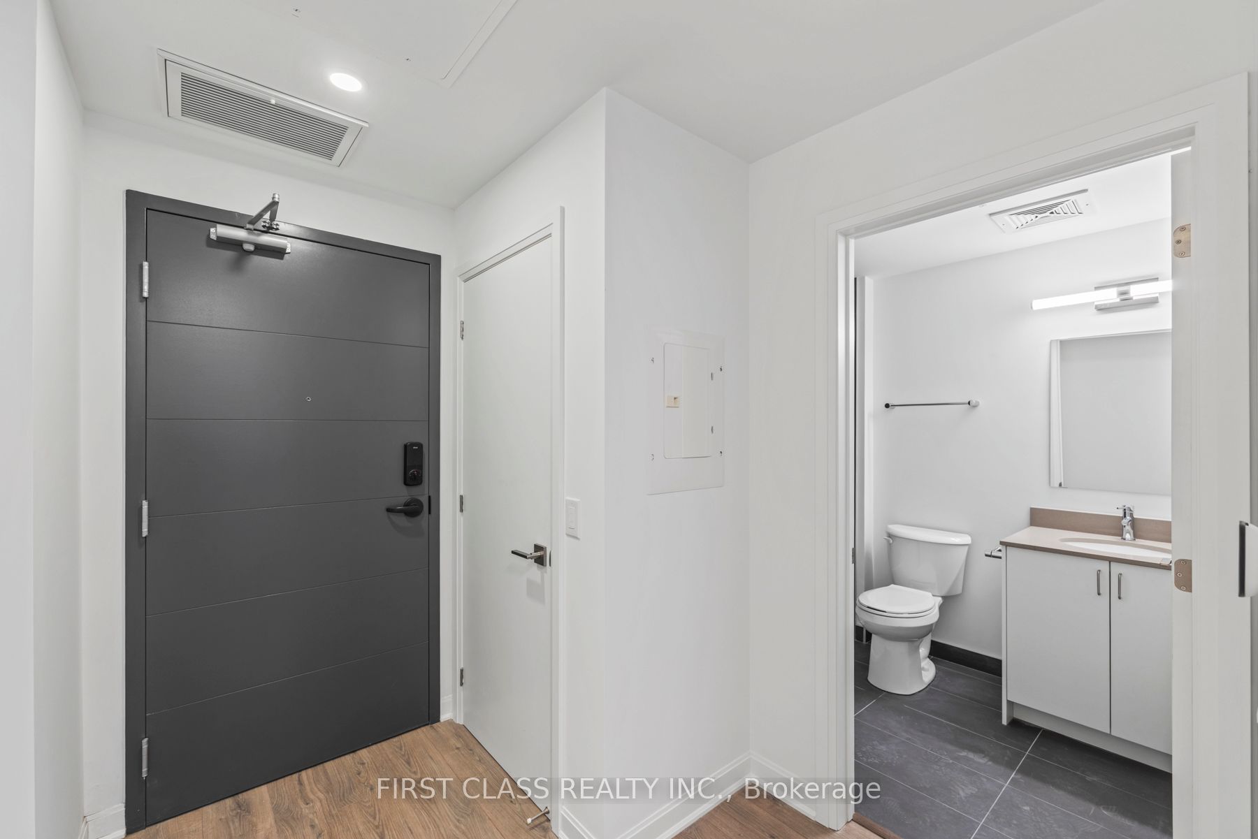 223 PRINCESS ST Street N 403, Kingston, ON K7L 1B3 photo 4