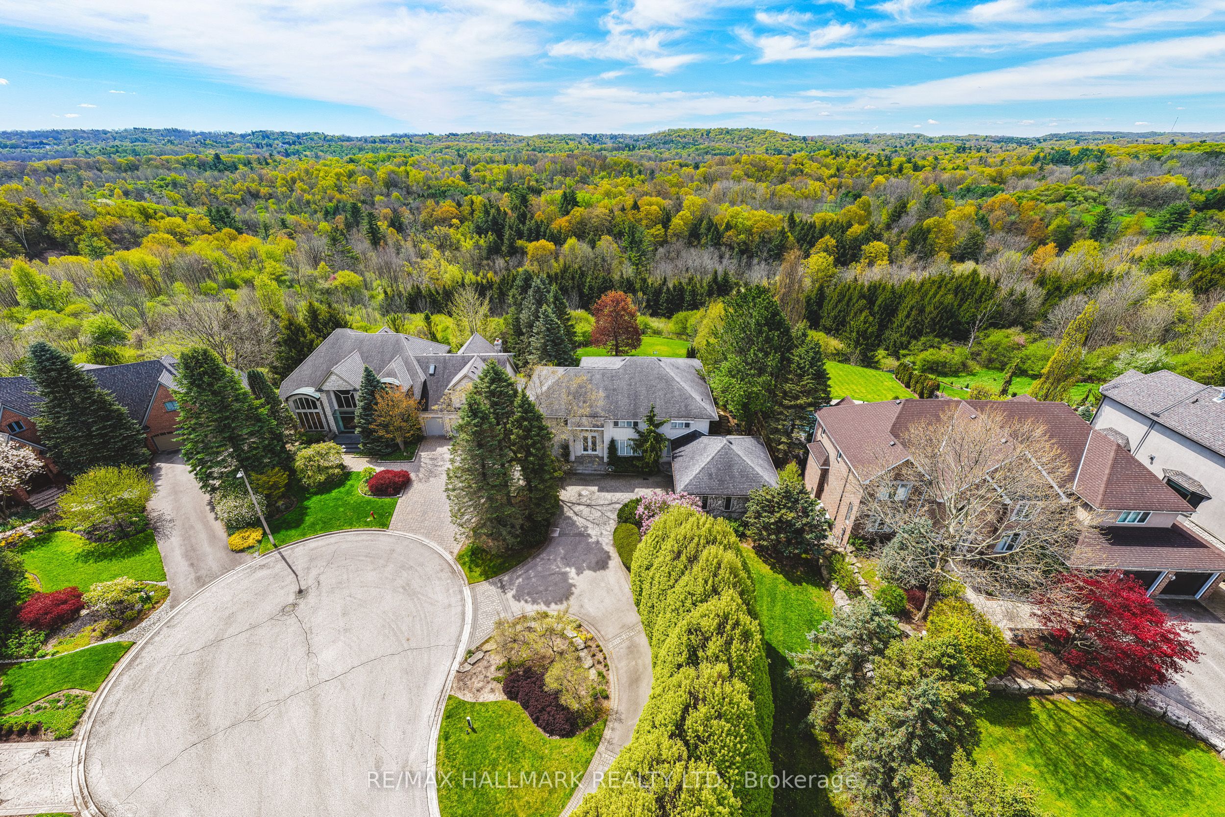 2 Anslow Court, Hamilton, ON L9H 6Z2 photo 3