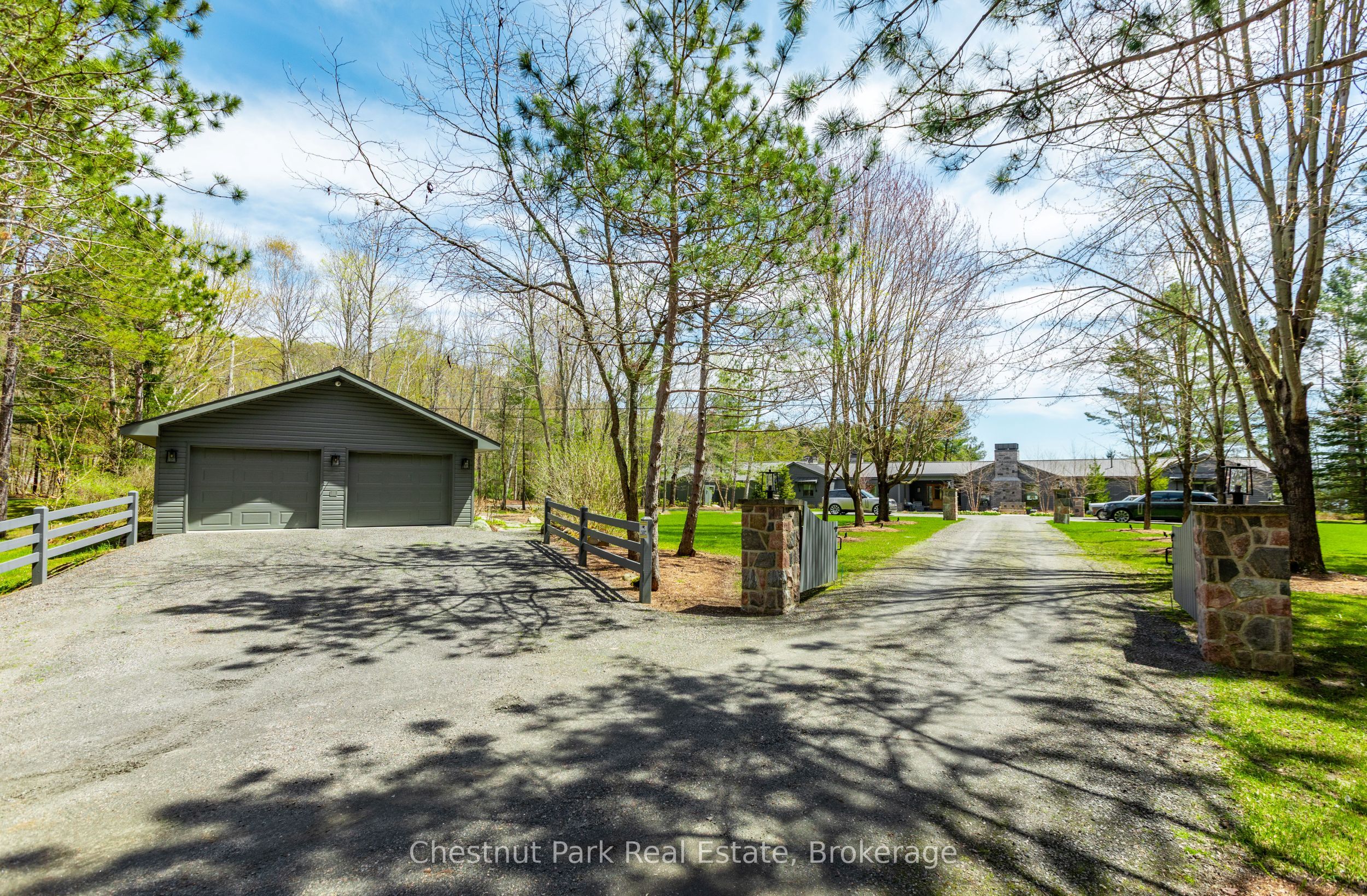 1082 Halls Road 1, Muskoka Lakes, ON P0B 1G0 photo 5