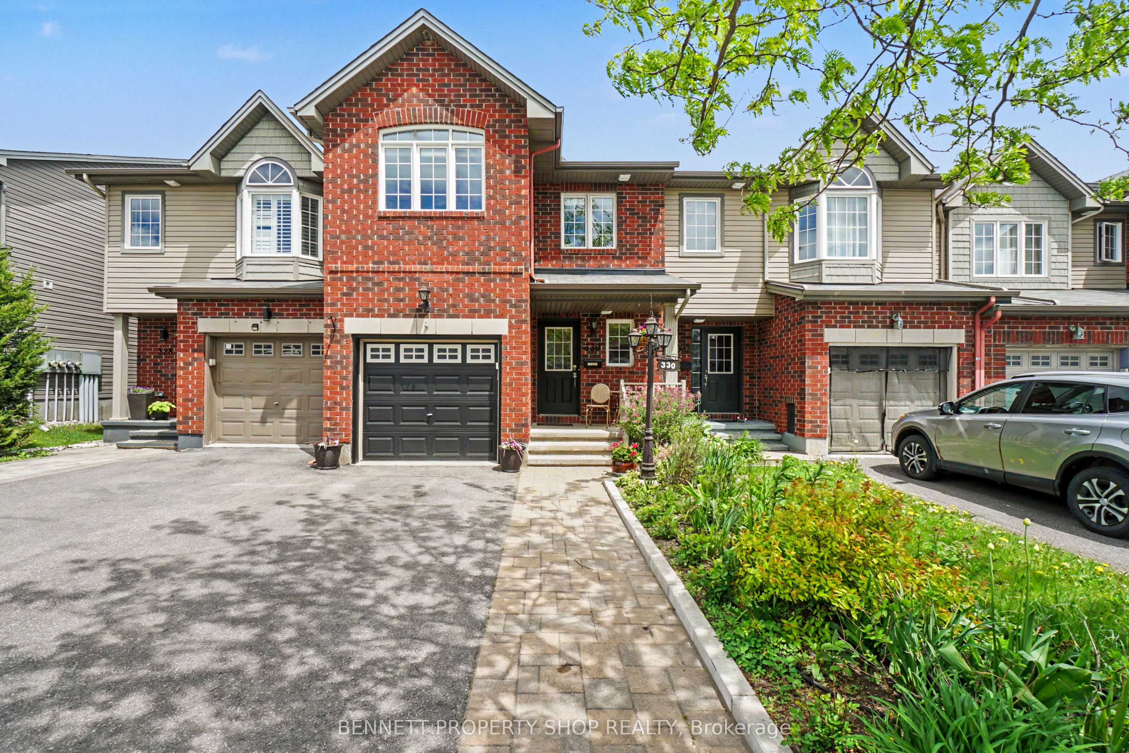 330 Laguna Street, Leitrim, ON K1T 0L1
