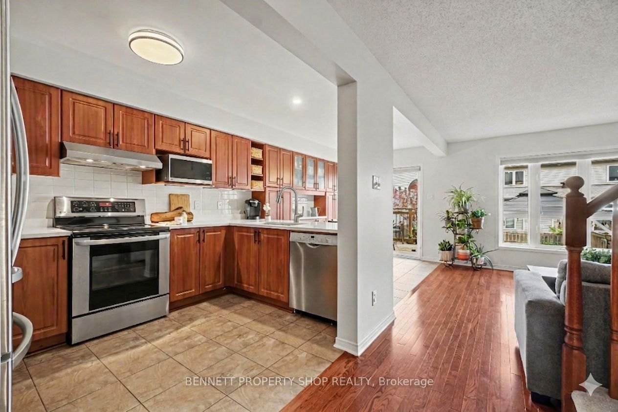 330 Laguna Street, Leitrim, ON K1T 0L1 photo 4