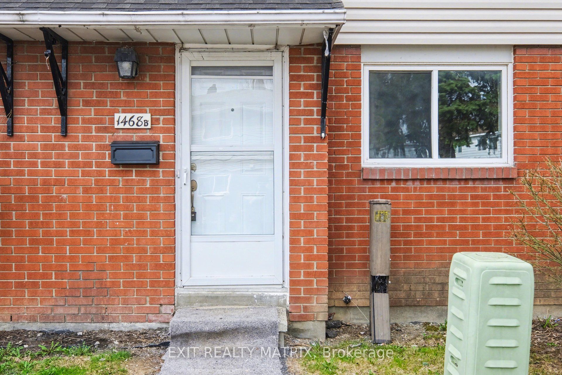 1468 Heatherington Road B, Hunt Club - South Keys and Area, ON K1V 6S1 photo 2