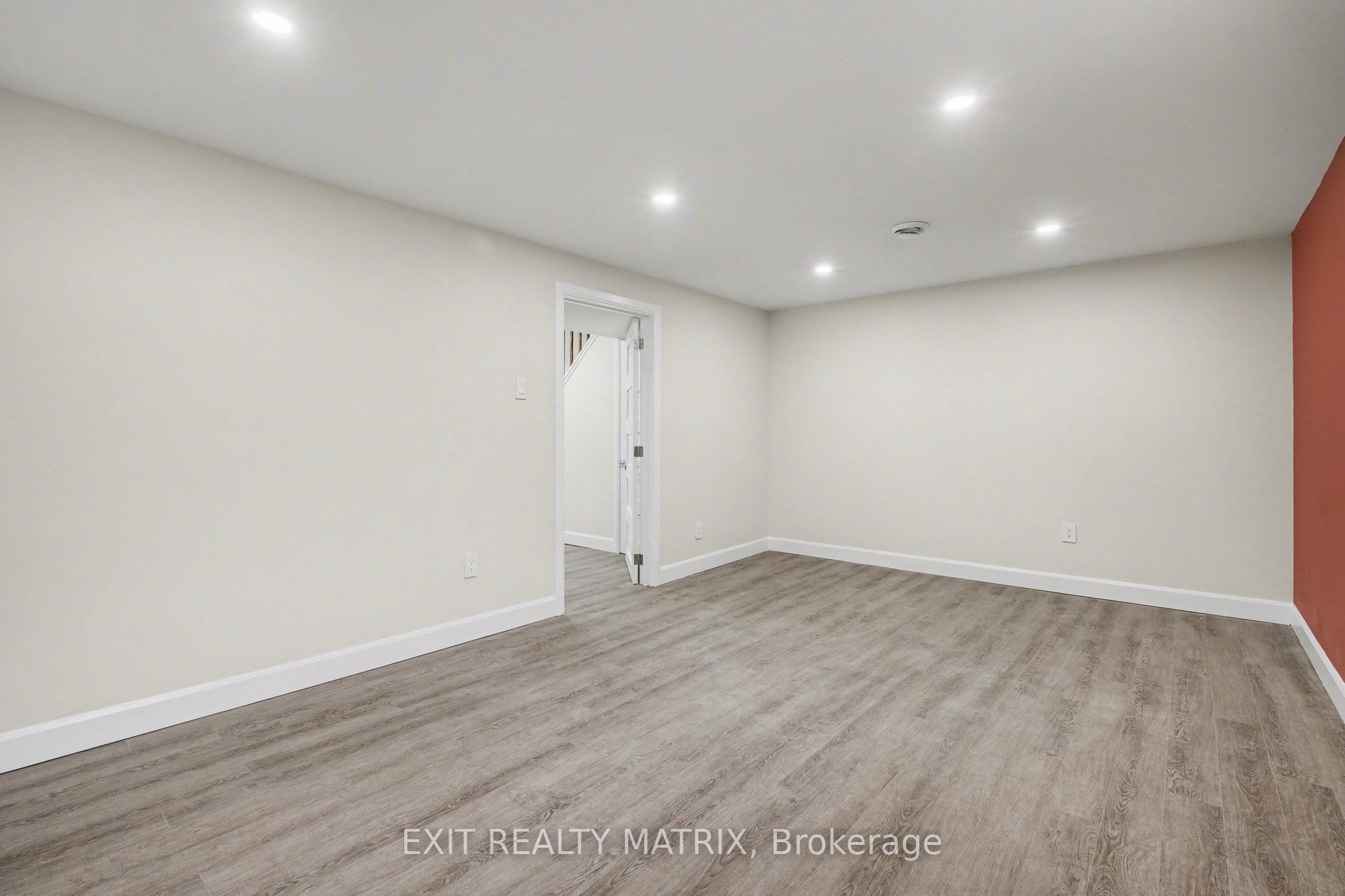 1468 Heatherington Road B, Hunt Club - South Keys and Area, ON K1V 6S1 photo 5