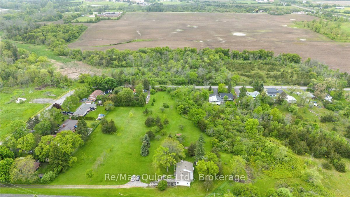 404 Bridge Street W, Belleville, ON K8N 4Z2 photo 3