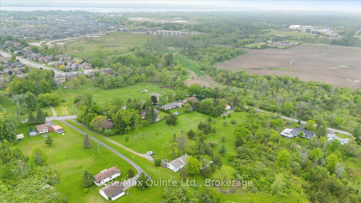 404 Bridge Street W, Belleville, ON K8N 4Z2 photo 4