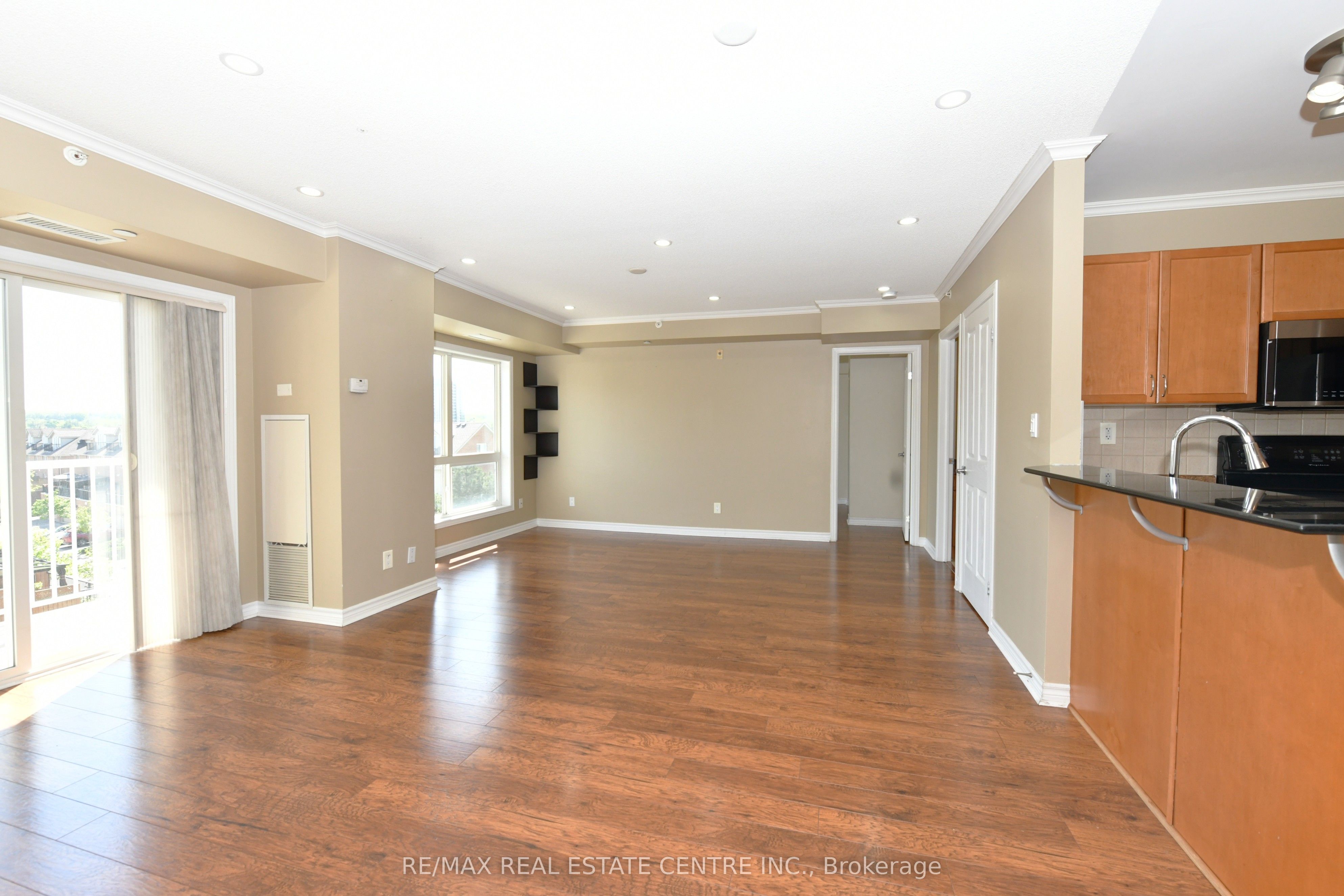 8 Harris Street 418, Cambridge, ON N1R 8R1 photo 4