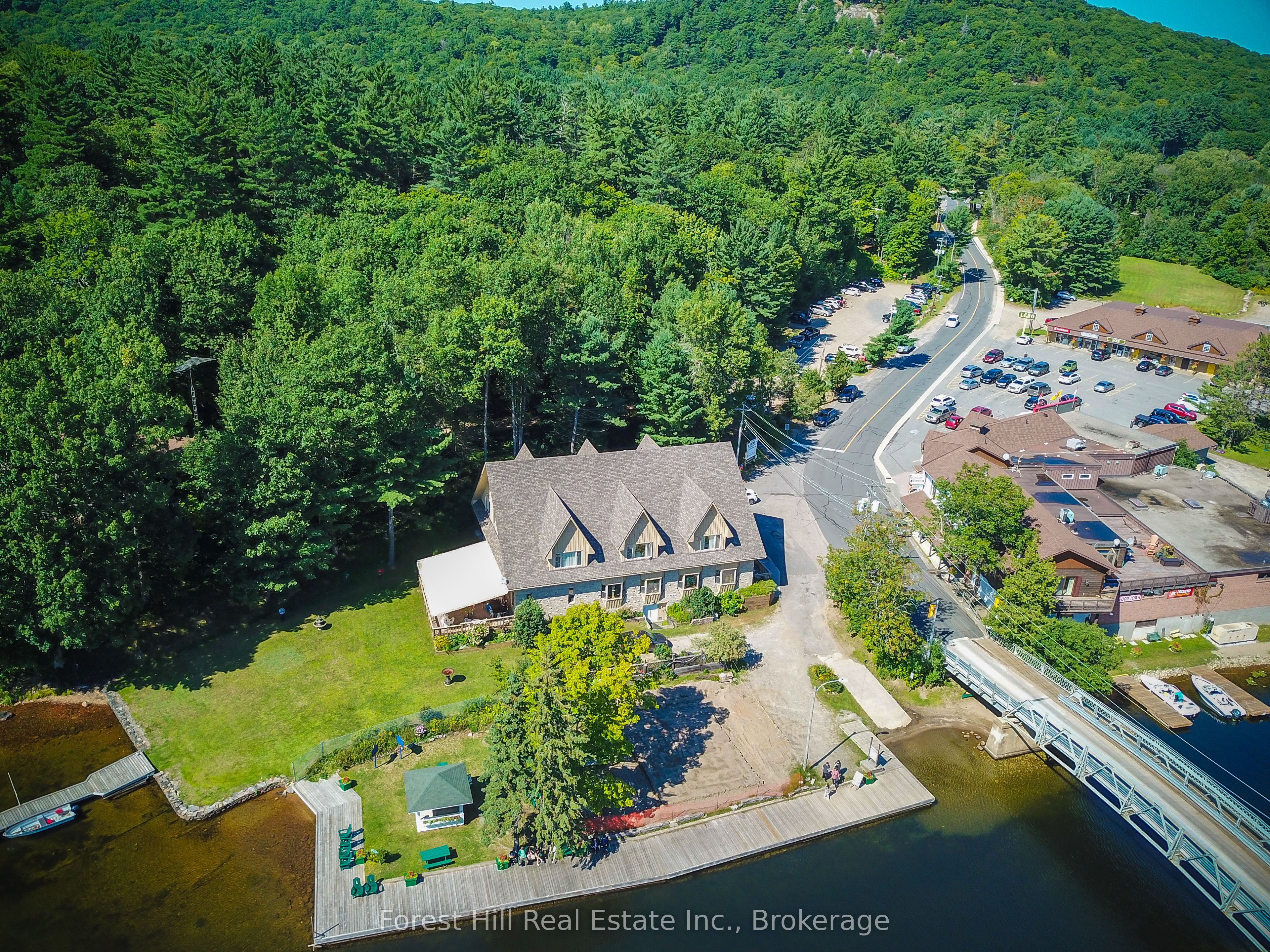1066 Main Street, Lake of Bays, ON P0C 1E0 photo 2