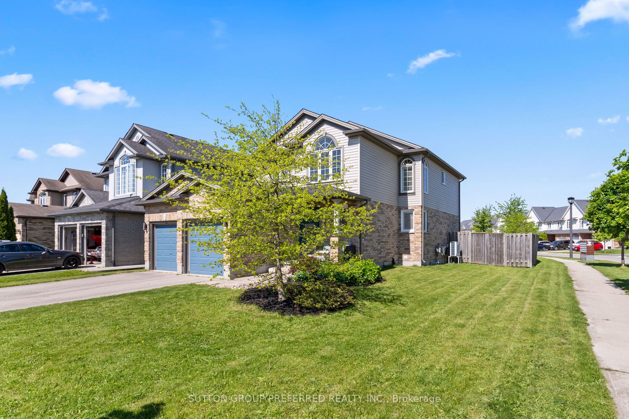 1076 Silverfox Drive, London North, ON N6G 0G2 photo 2
