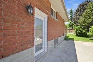 6 Greening Court Lower, Hamilton, ON L9H 1G9 photo 2