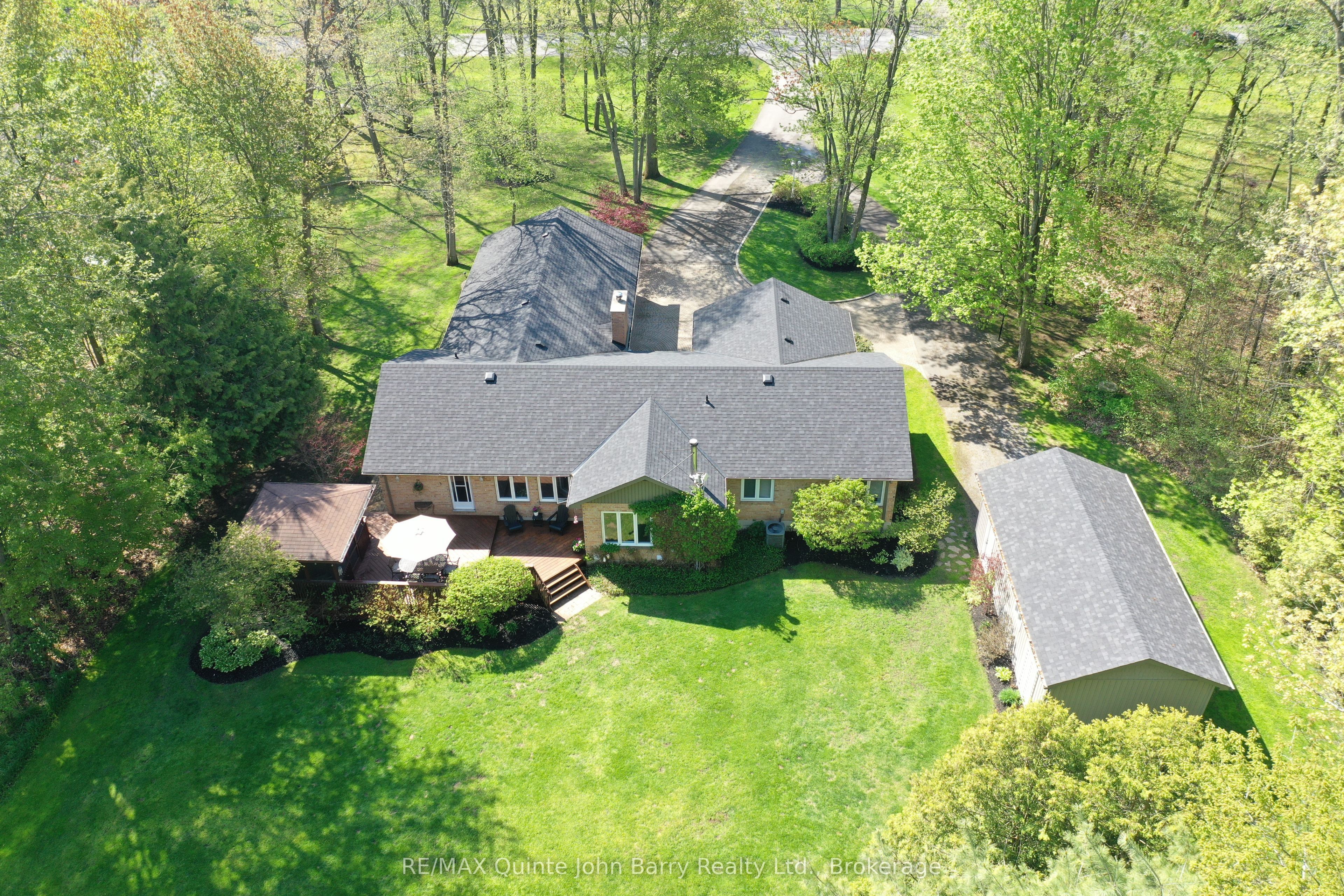 256 Colonial Drive, Quinte West, ON K8V 0M9 photo 3