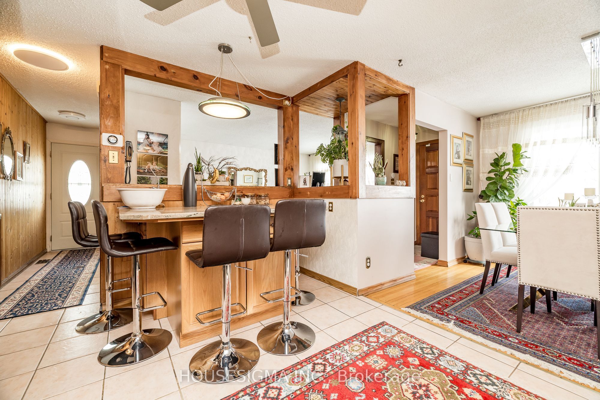 994 Charlton Drive, Cyrville - Carson Grove - Pineview, ON K1J 8B3