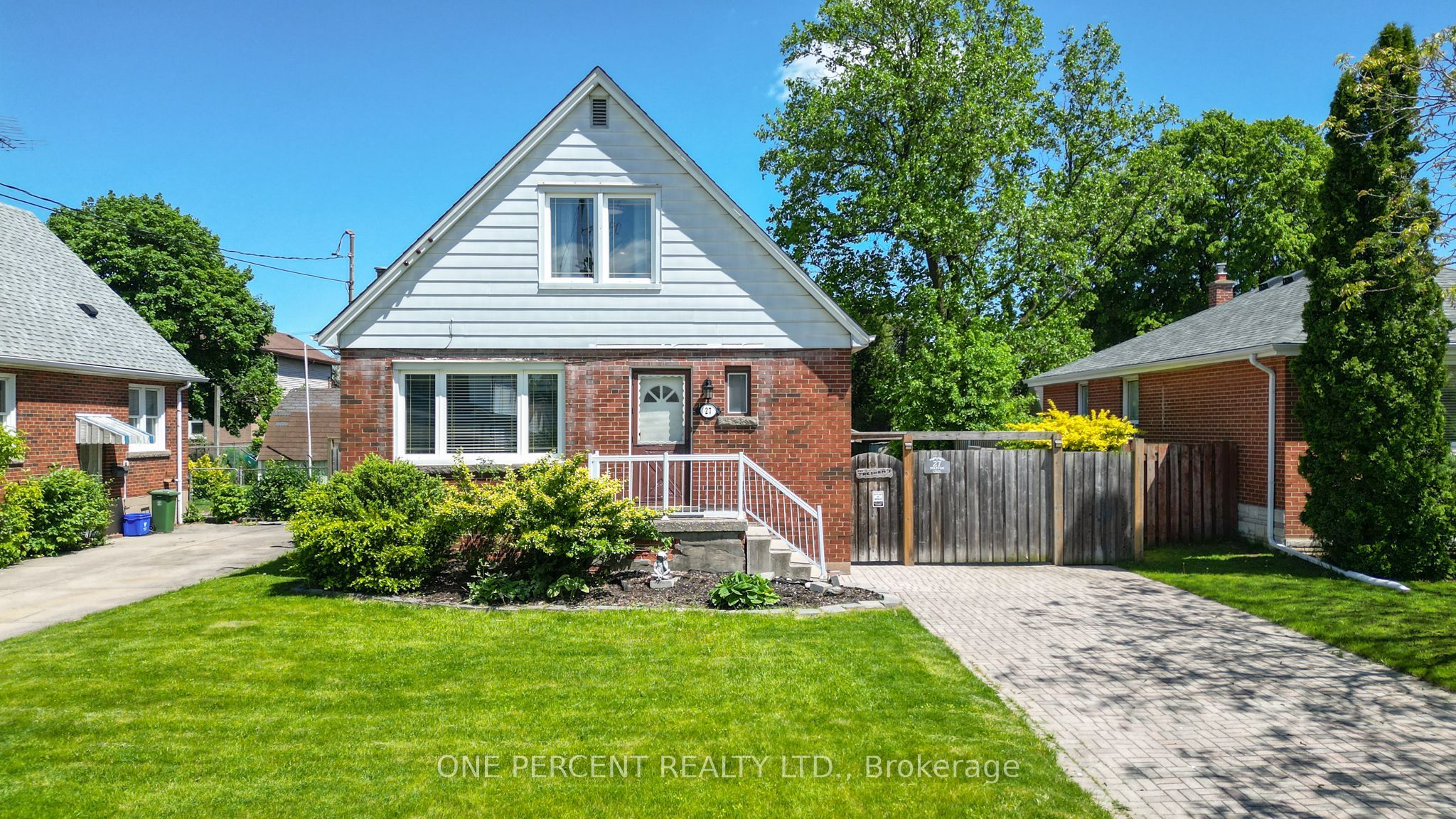 27 Delevan Crescent, Hamilton, ON L9A 4A8 photo 3