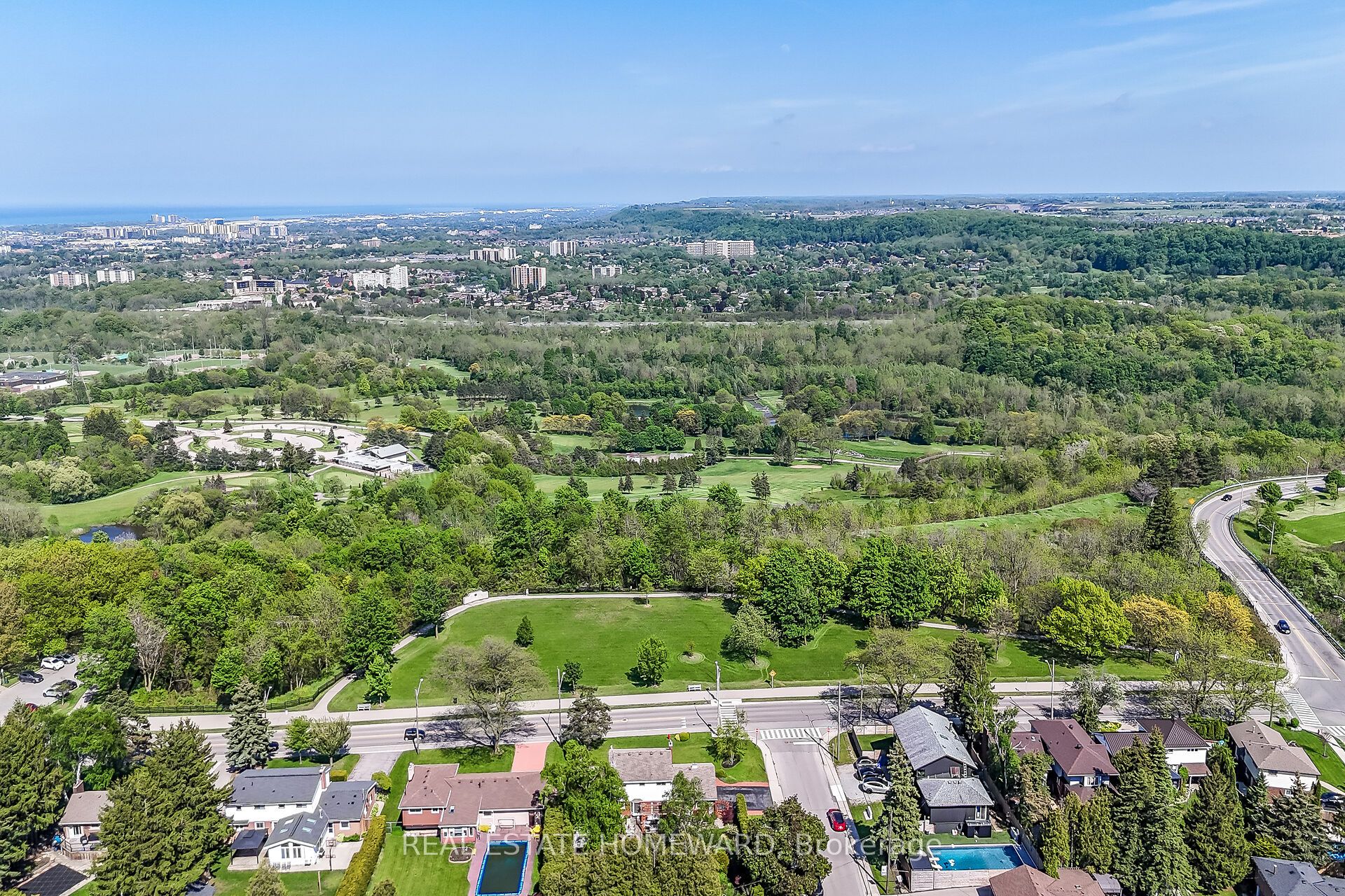 634 Mountain Brow Boulevard, Hamilton, ON L8T 1B1 photo 2