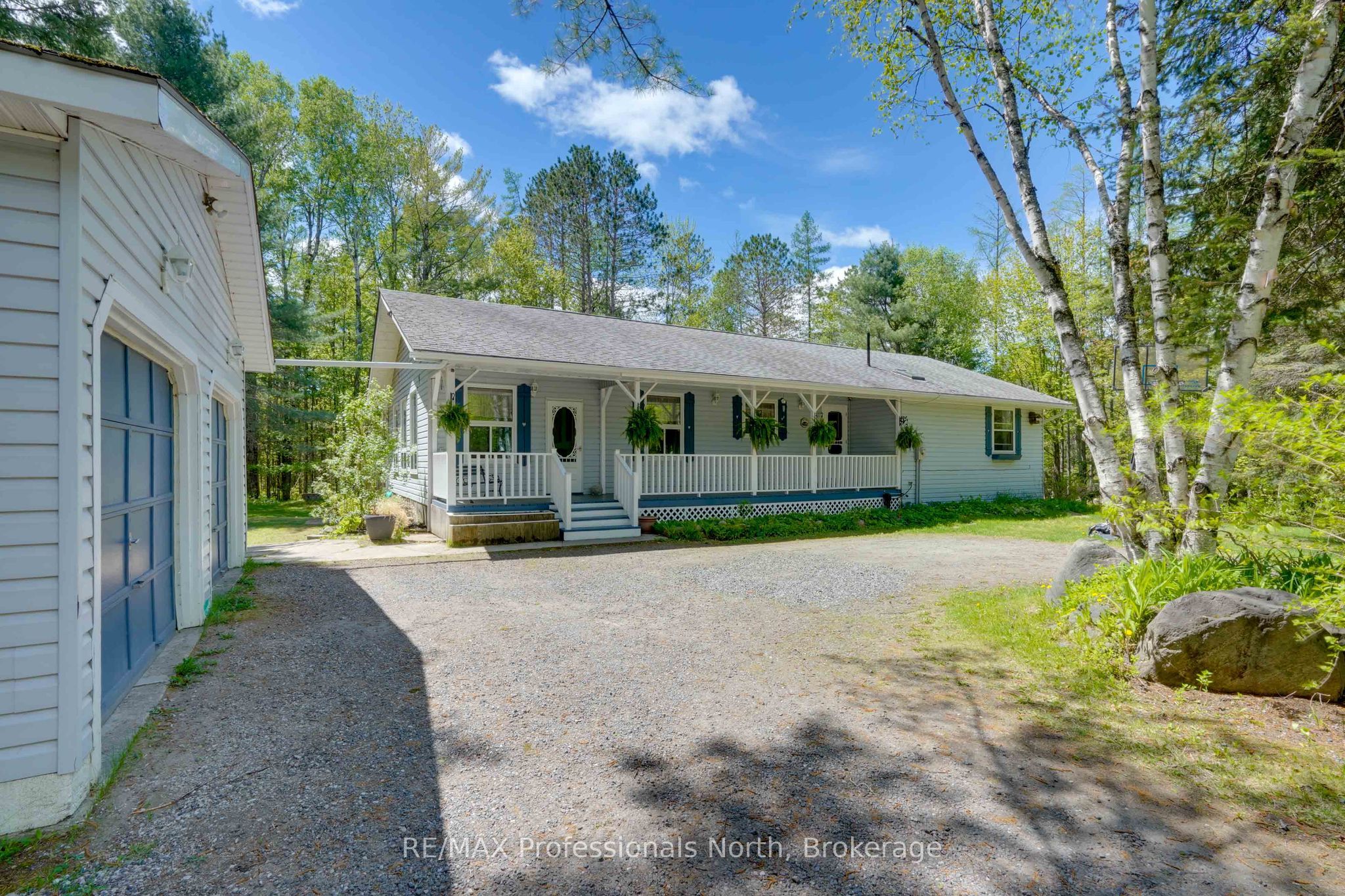 2593 Brunel Road, Huntsville, ON P1H 2J3 photo 2