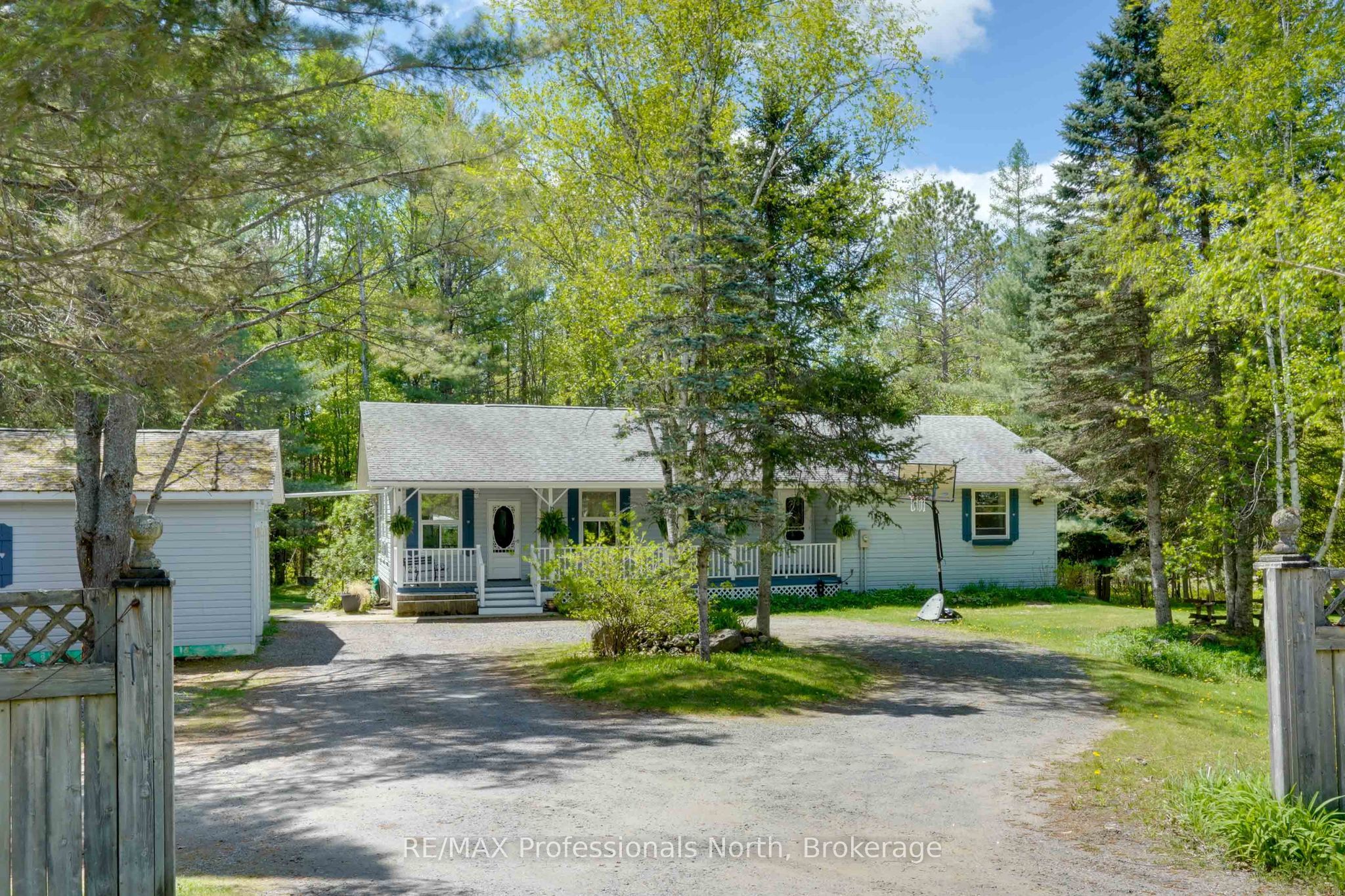2593 Brunel Road, Huntsville, ON P1H 2J3 photo 3
