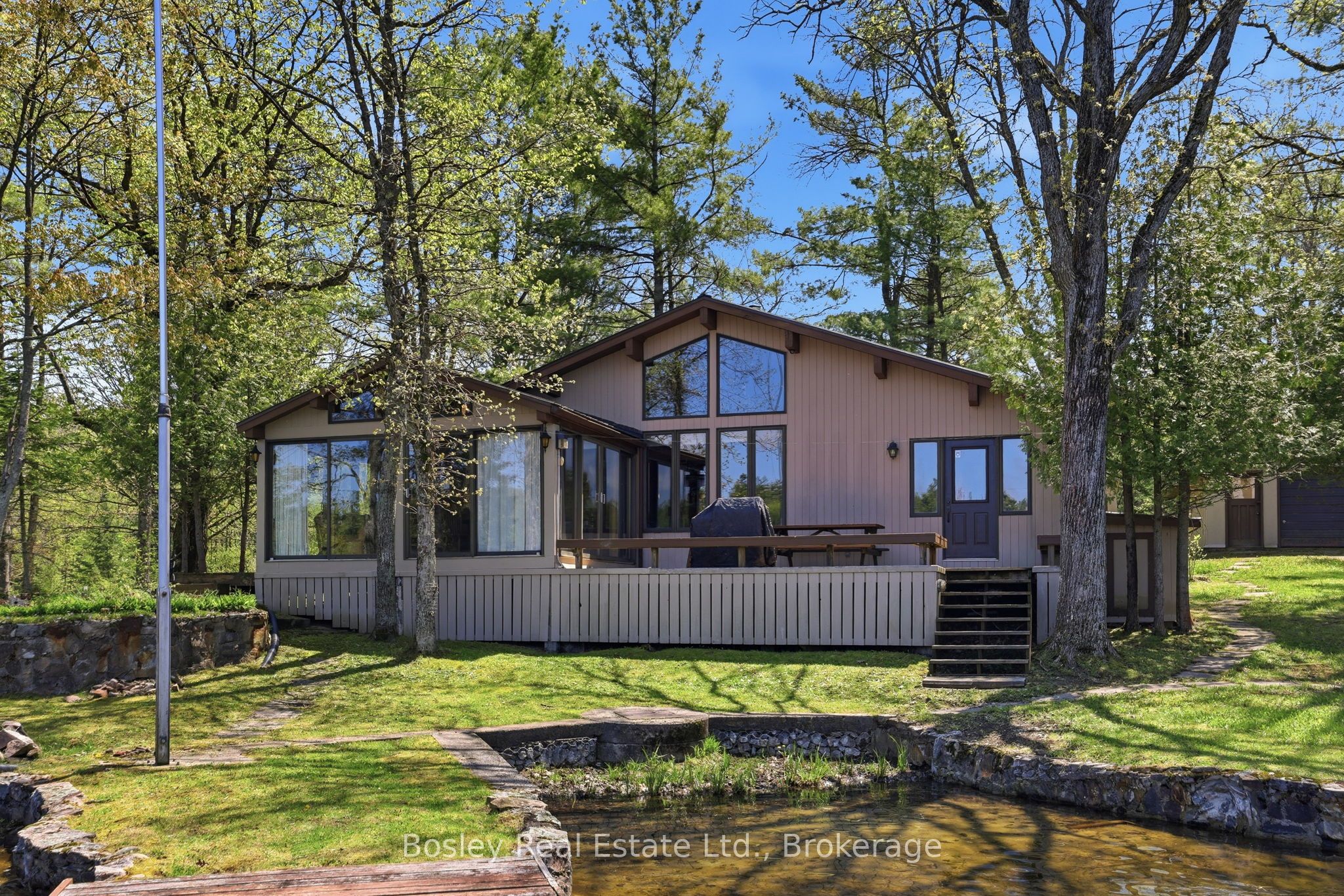 7 SR405 Shore, Muskoka Lakes, ON P0C 1M0 photo 2