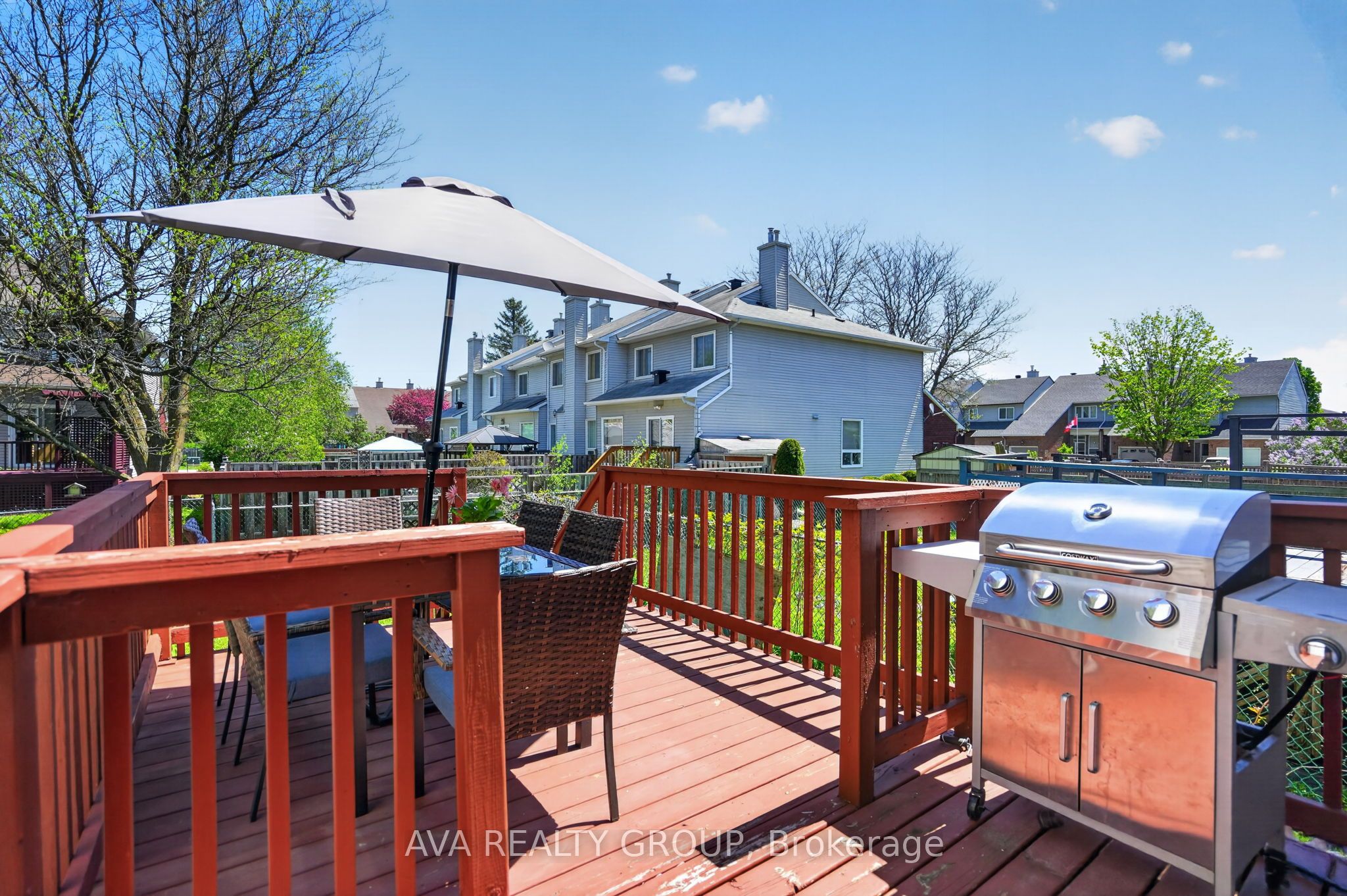 27 Danaher Drive, Barrhaven, ON K2J 3Y5 photo 3