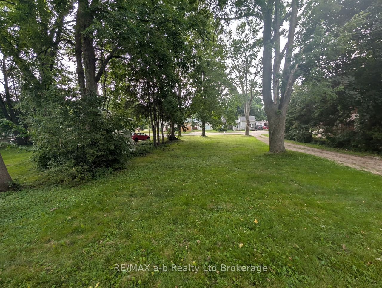 305 Hall Street, Ingersoll, ON N5C 1V8 photo 5