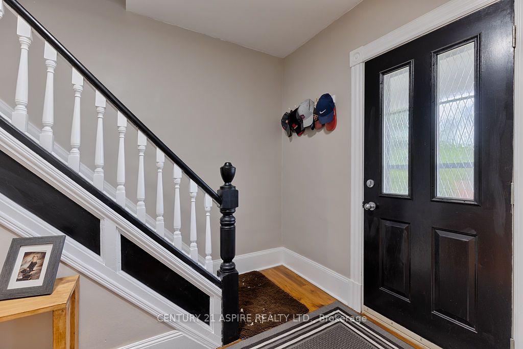 391 Third Avenue, Pembroke, ON K8A 5G9 photo 2