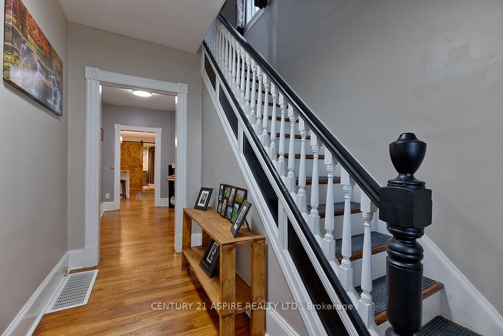 391 Third Avenue, Pembroke, ON K8A 5G9 photo 3