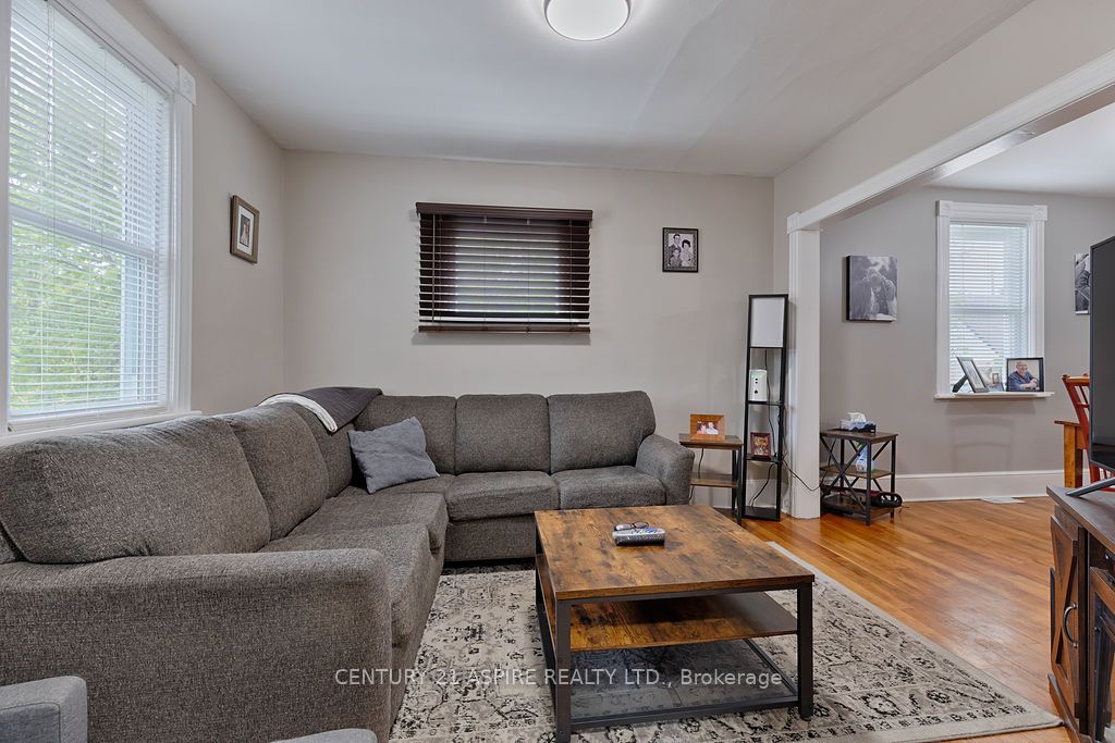 391 Third Avenue, Pembroke, ON K8A 5G9 photo 4
